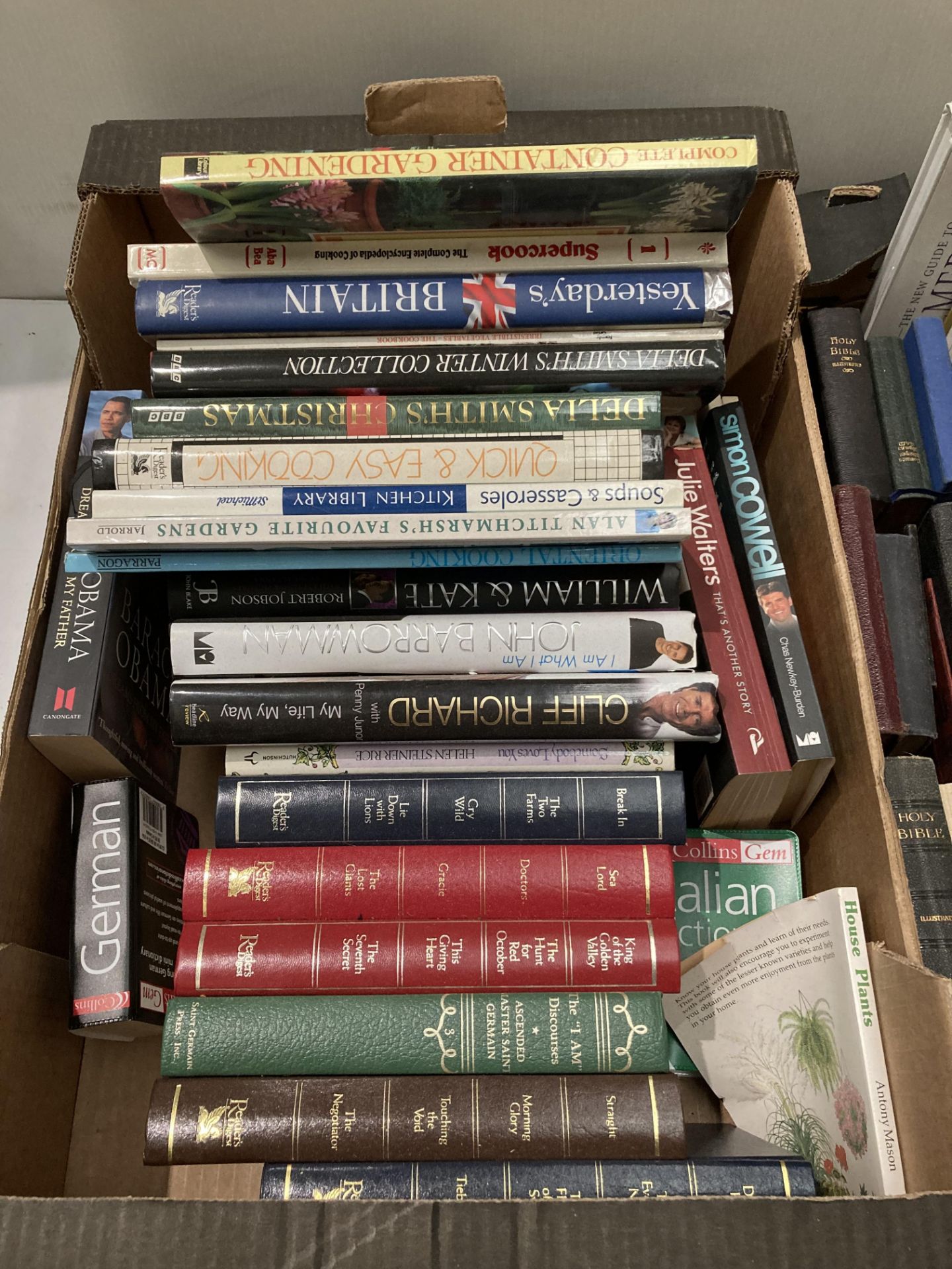 Contents to two crates - assorted books including Readers Digest novels, Health, - Image 2 of 3