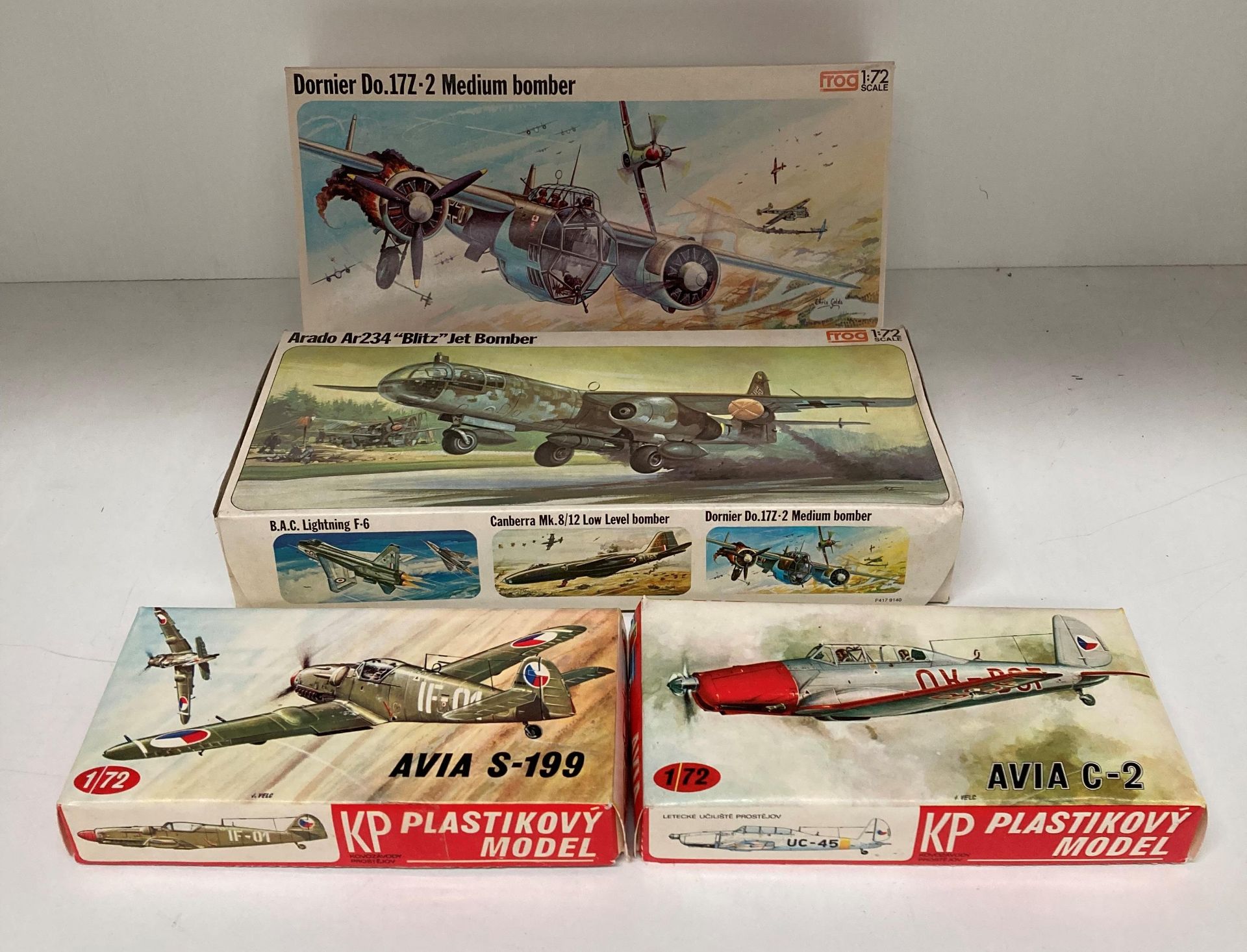 Four assorted 1:72 scale model kits Arado AR234 "Blitz" Jet Bomber and a Dornier DO 17Z-2 medium