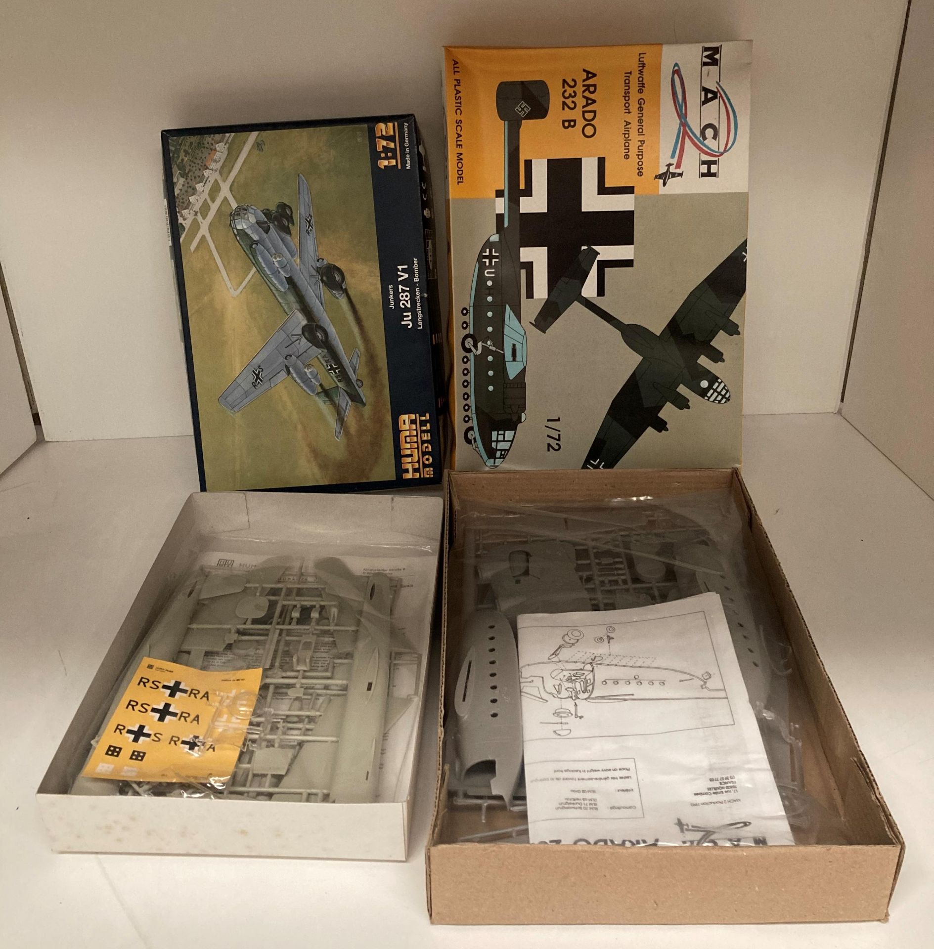 Arado 232 B Luftwaffe general purpose transport airplane 1:72 scale model aircraft by Mach and - Image 2 of 2