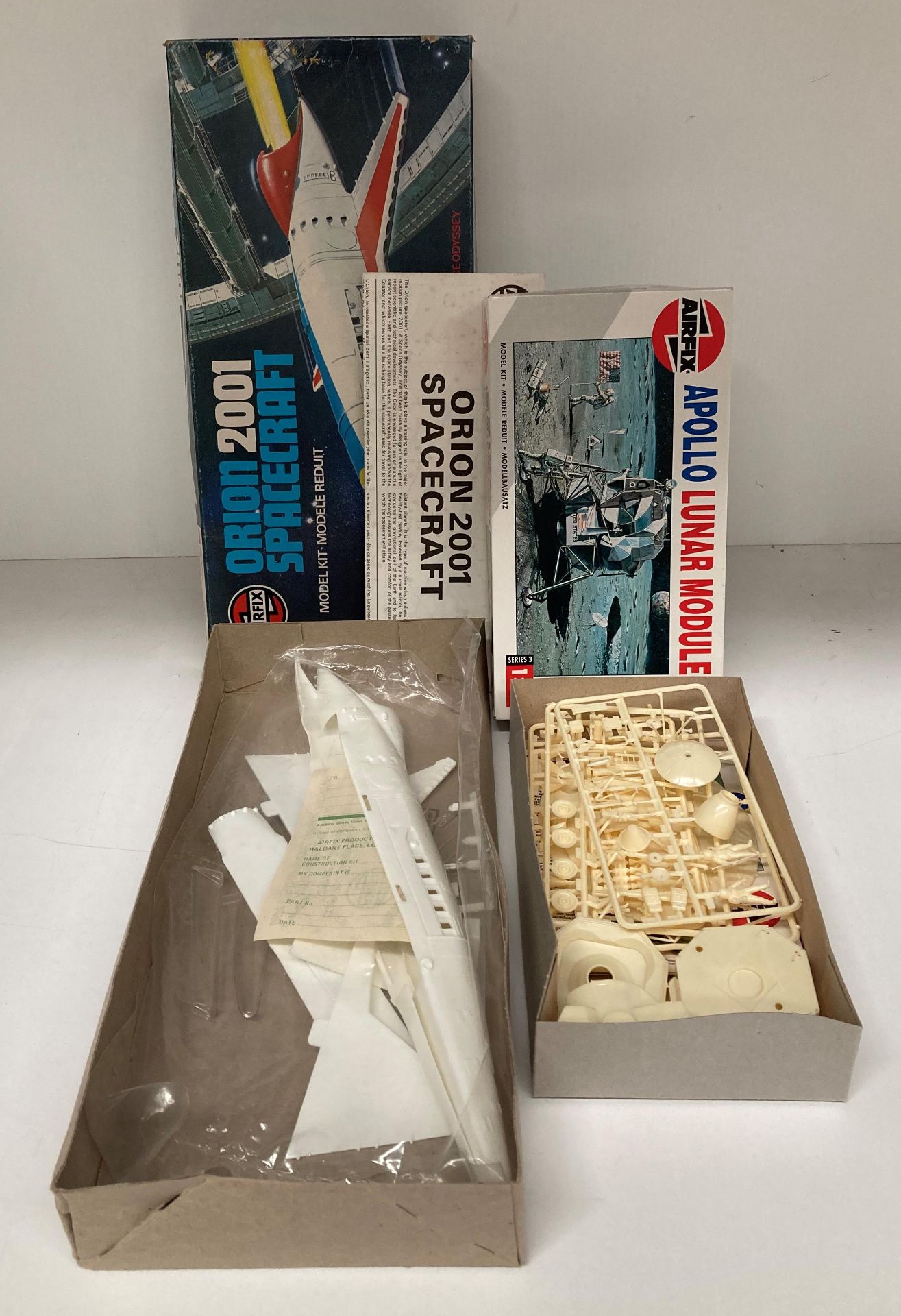 Two assorted Airfix model kits "Apollo Lunar Module" 1:72 scale series 3 No: 03013 model kit and - Image 2 of 2