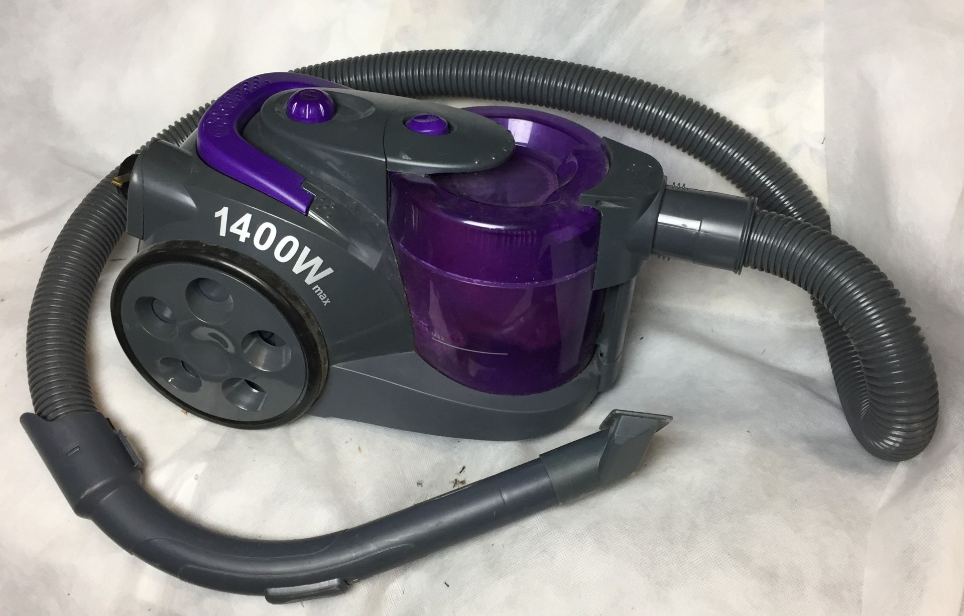 Tesco VCBL 1411 1400W Max vacuum cleaner no additional attachments AA05 floor - Image 2 of 2