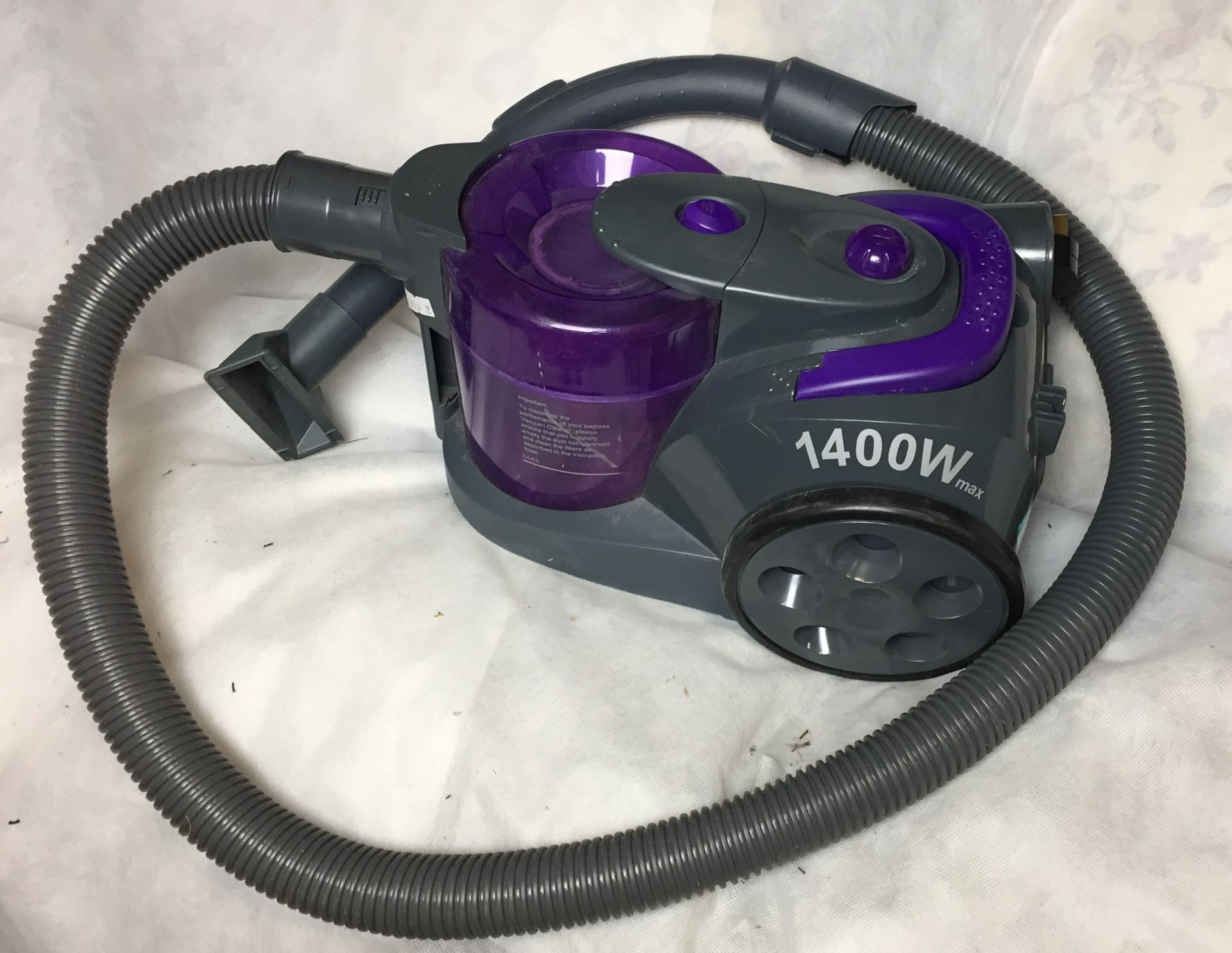 Tesco VCBL 1411 1400W Max vacuum cleaner no additional attachments AA05 floor