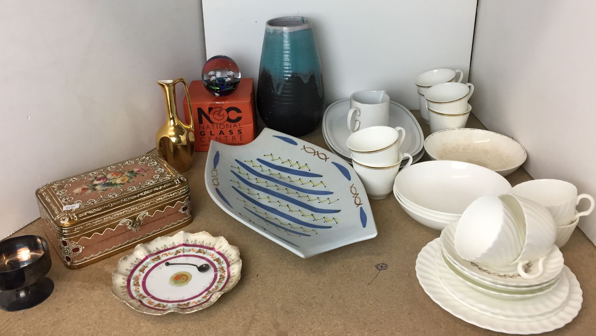 Thirty plus items including ten pieces of Royal Doulton Gold Concorde tea service (six cups,