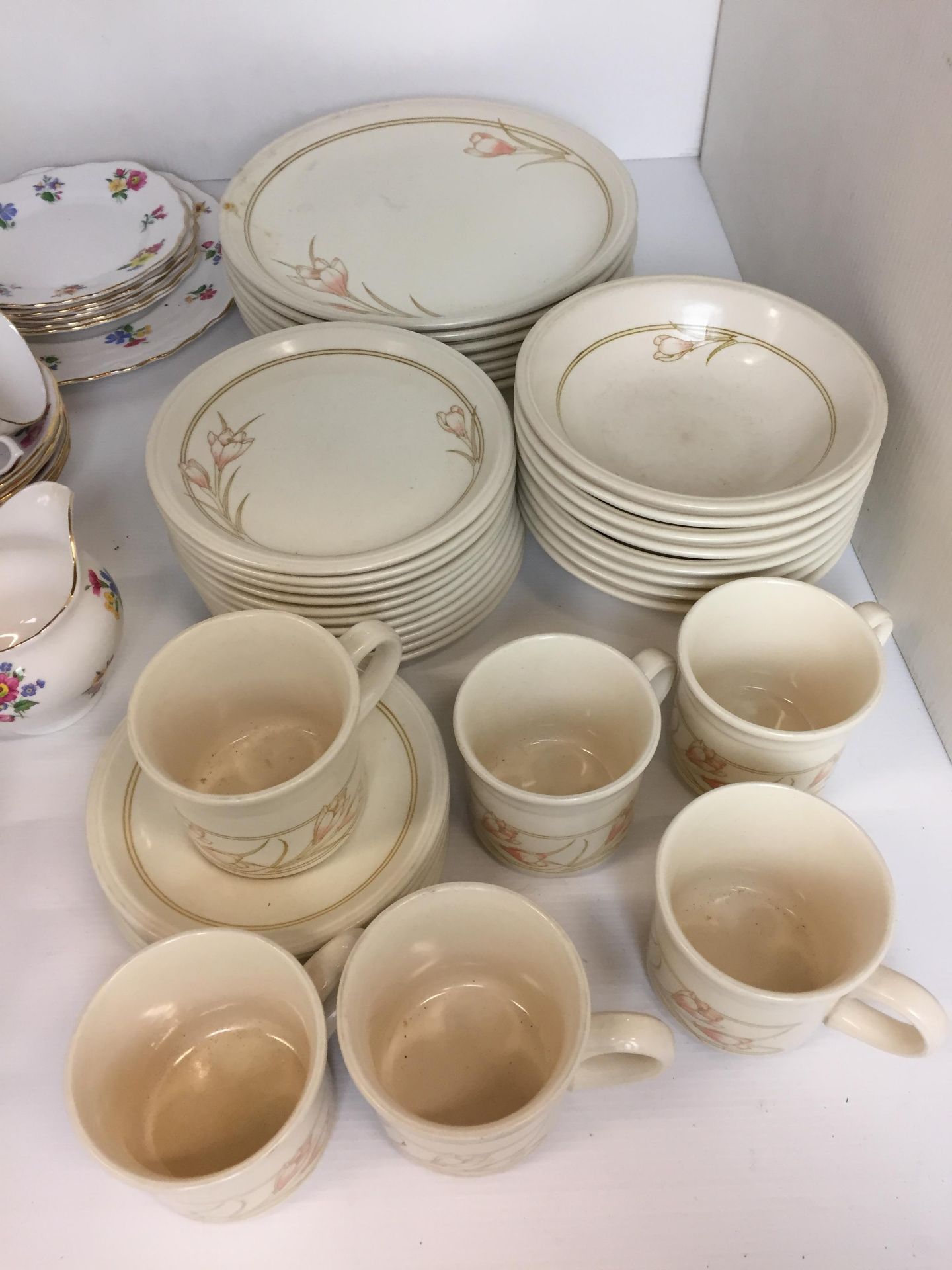 Ninety five items including thirty six pieces Minton Summer Song china dinner/tea service, - Image 3 of 4