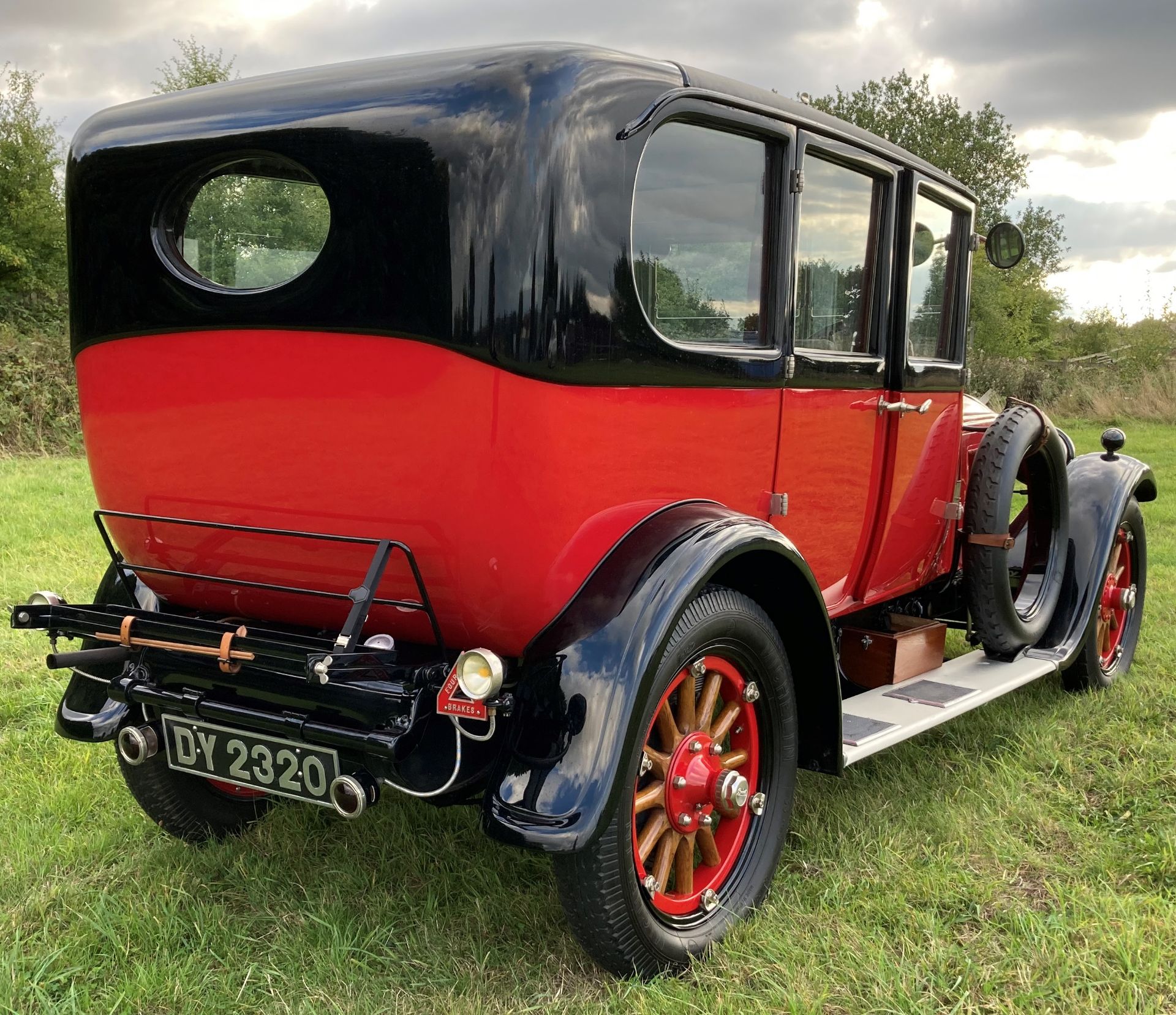 HISTORIC VEHICLE - 1924 BUICK McLAUGHLIN LIMOUSINE - Petrol - Red/Black - Blue/grey cloth interior. - Image 8 of 30