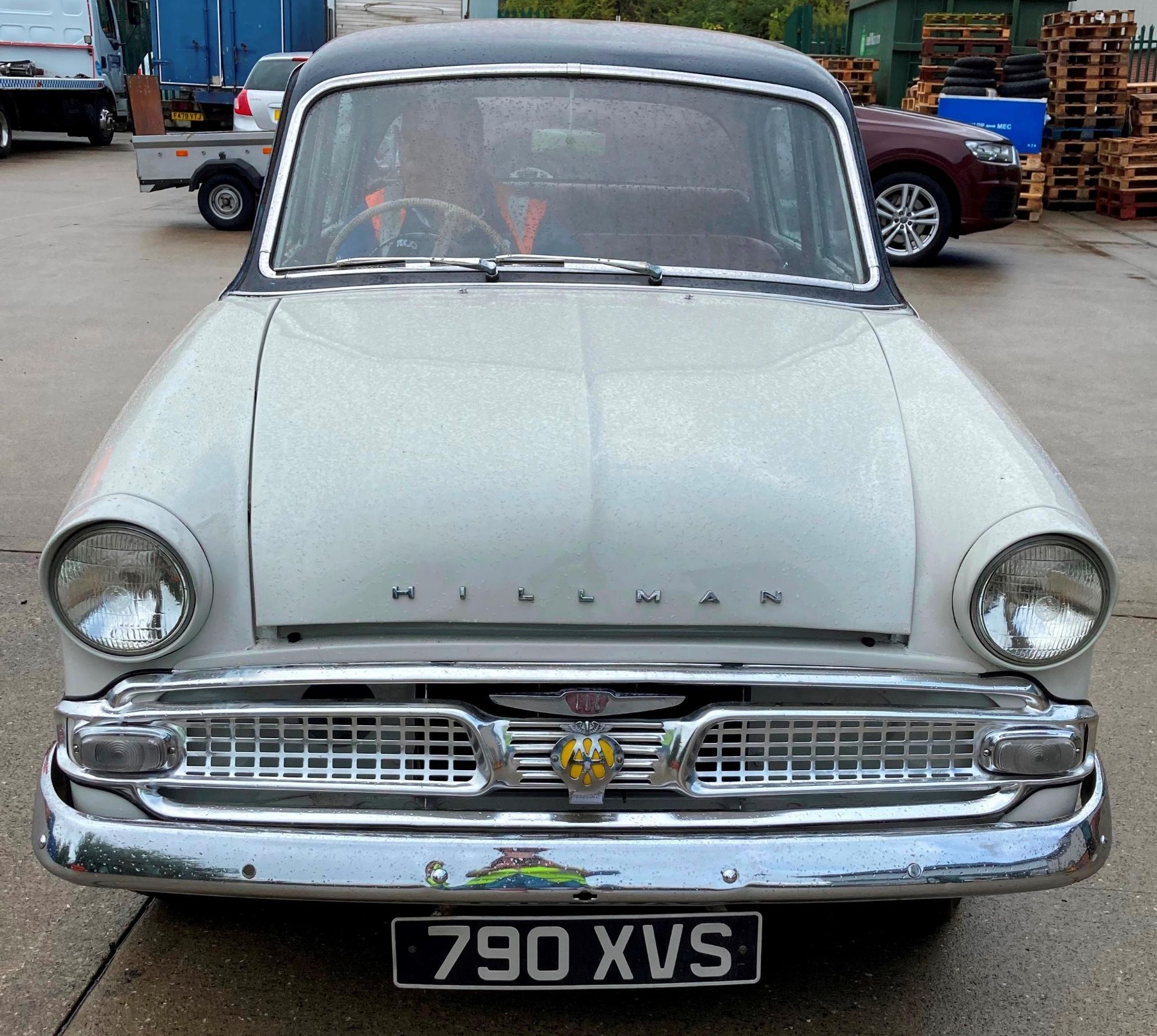 HISTORIC VEHICLE- HILLMAN MINX DE LUXE SERIES III B FOUR DOOR SALOON - Petrol - Grey/Blue - Red - Image 4 of 21