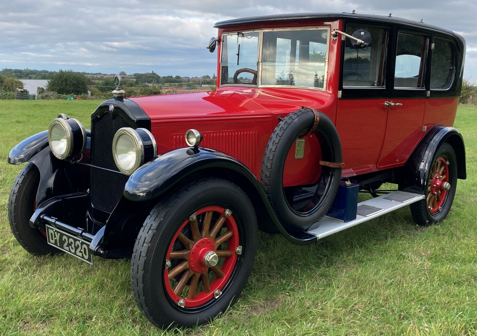 HISTORIC VEHICLE - 1924 BUICK McLAUGHLIN LIMOUSINE - Petrol - Red/Black - Blue/grey cloth interior.