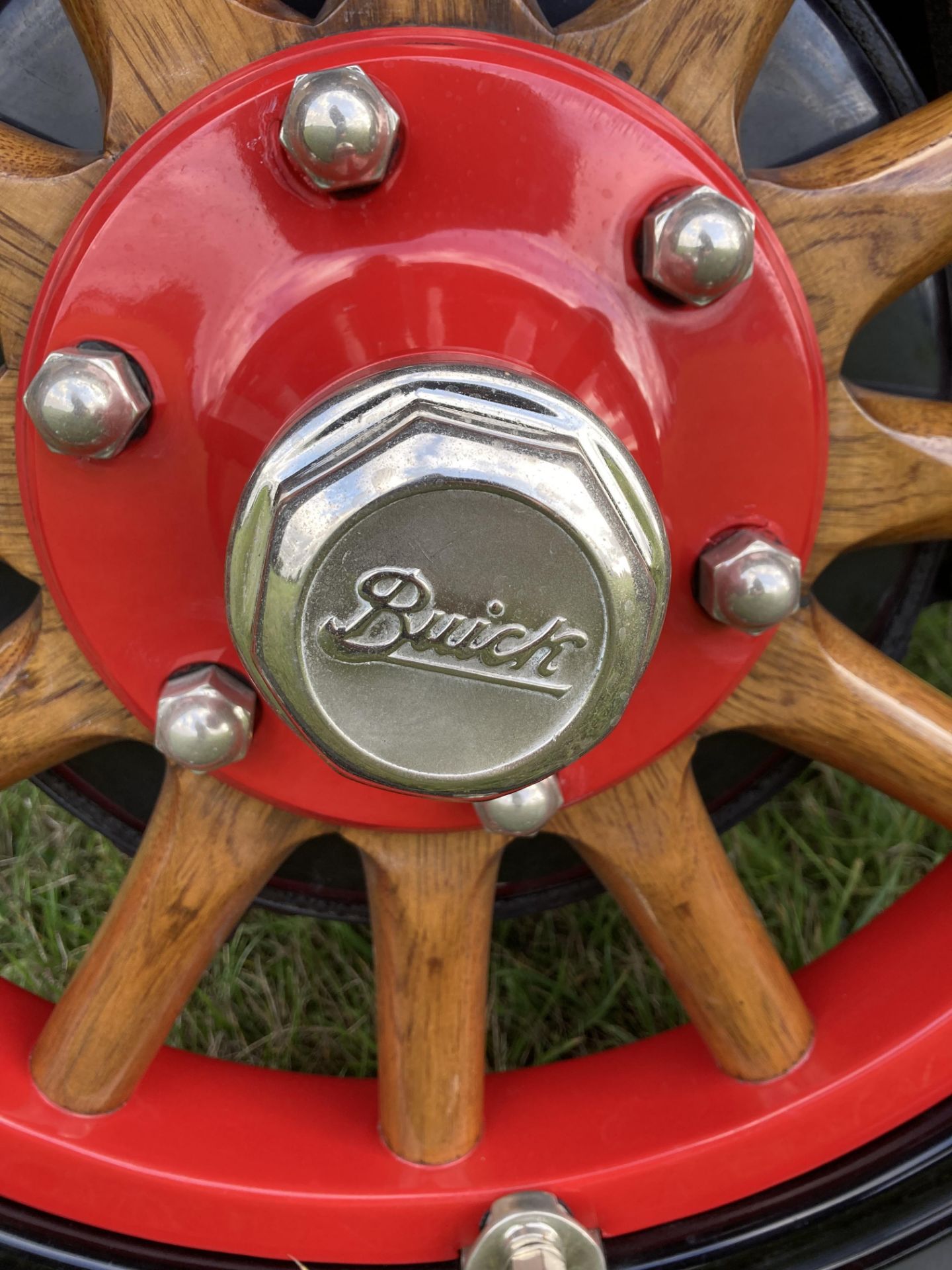 HISTORIC VEHICLE - 1924 BUICK McLAUGHLIN LIMOUSINE - Petrol - Red/Black - Blue/grey cloth interior. - Image 11 of 30