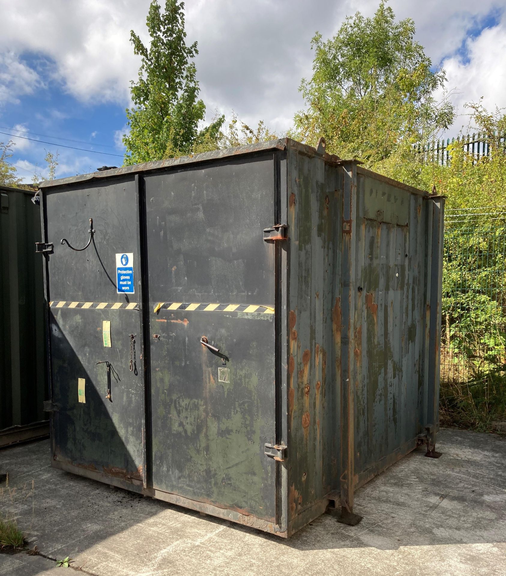 A black metal framed two door 10' container. - Image 2 of 2