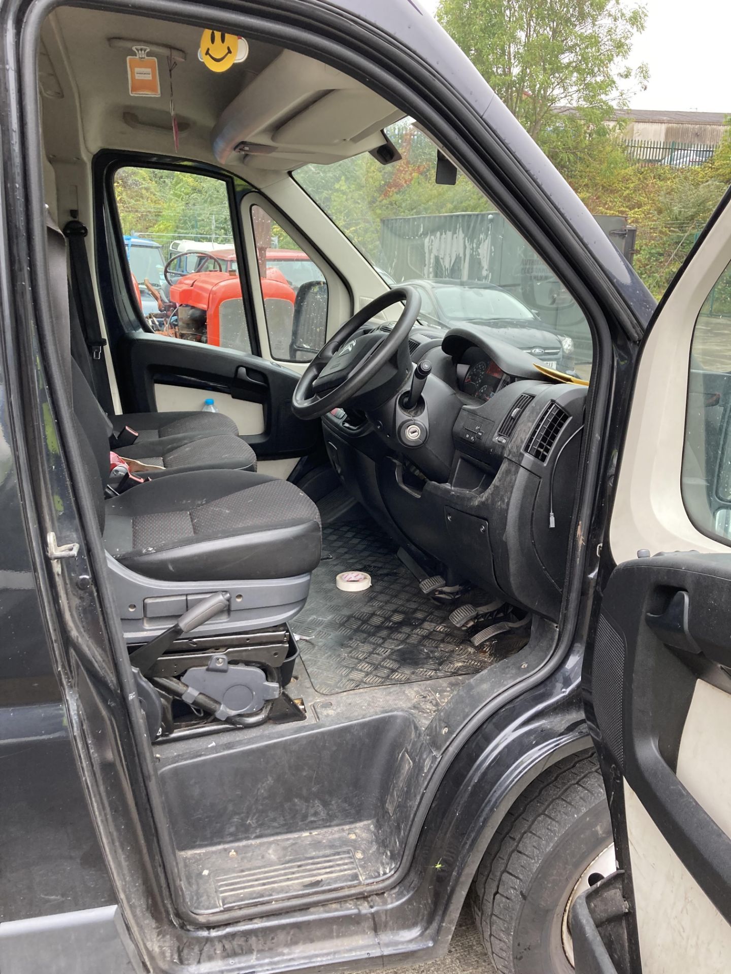 CITROEN RELAY 35 L3H2 Enterprise 2.2 hdi panel van - diesel - black - roof rack fitted. - Image 4 of 8