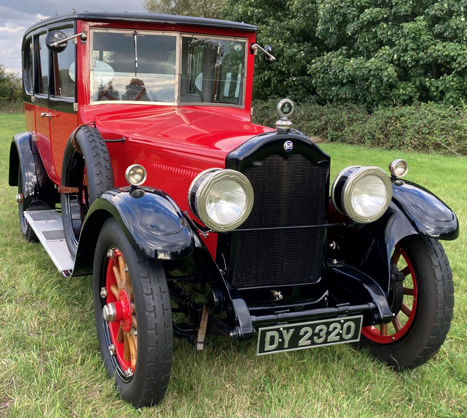 HISTORIC VEHICLE - 1924 BUICK McLAUGHLIN LIMOUSINE - Petrol - Red/Black - Blue/grey cloth interior. - Image 2 of 30