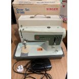 Singer no: 565 electric sewing machine in a carrying case 240v (PO)