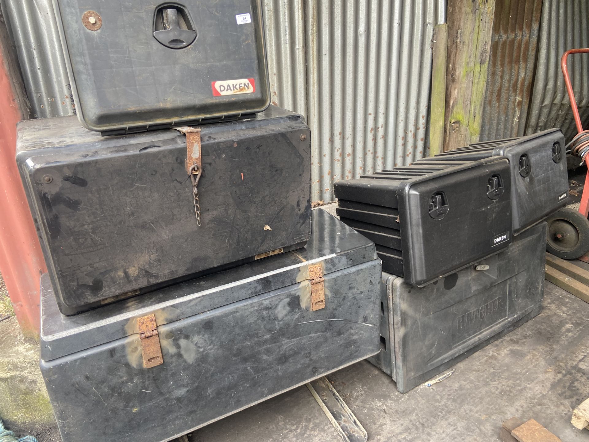 6 assorted sized wagon storage boxes