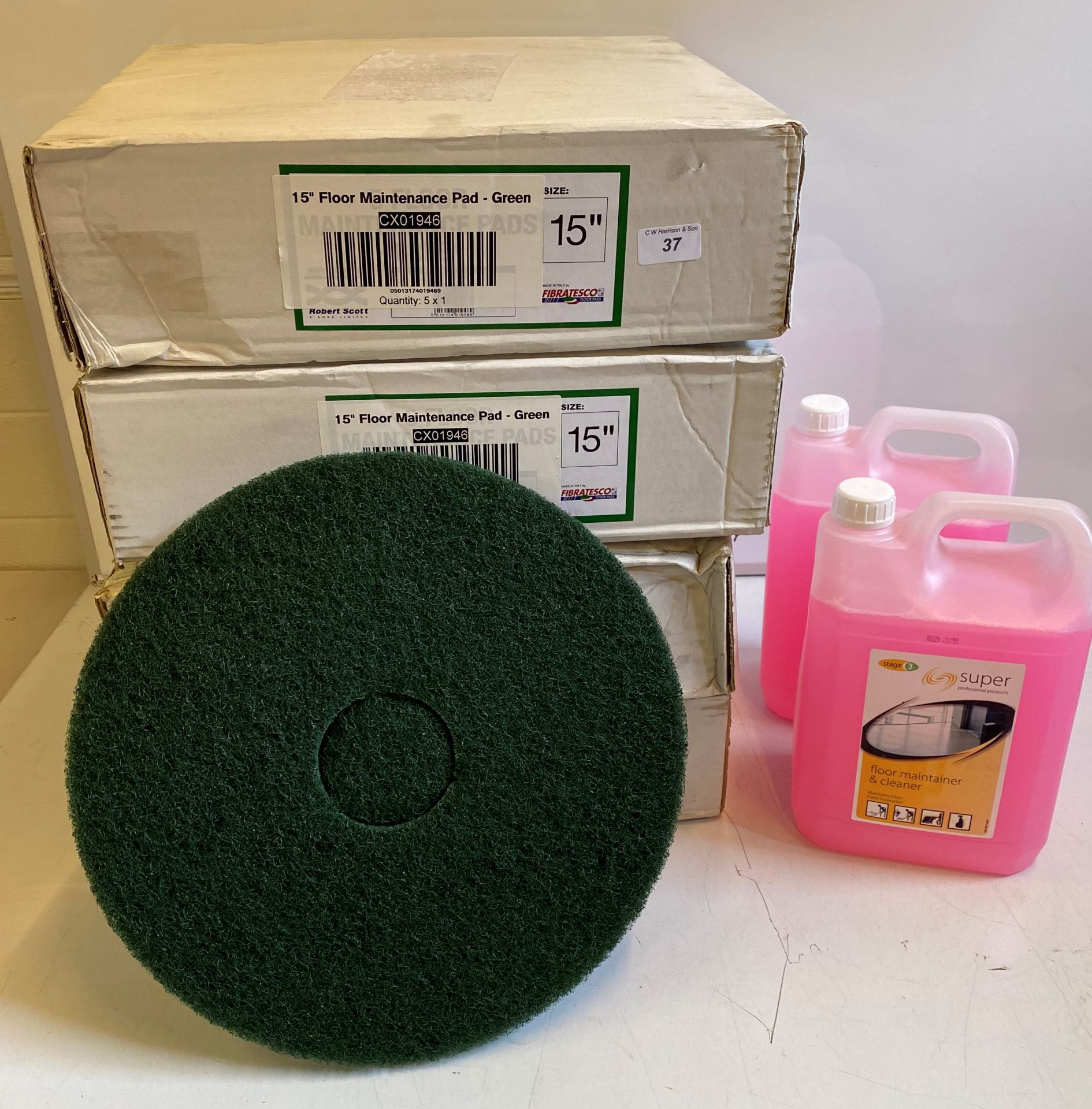4 boxes of 5 floor maintenance pads 15 inch green and 2 x 5L floor maintainer and cleaner