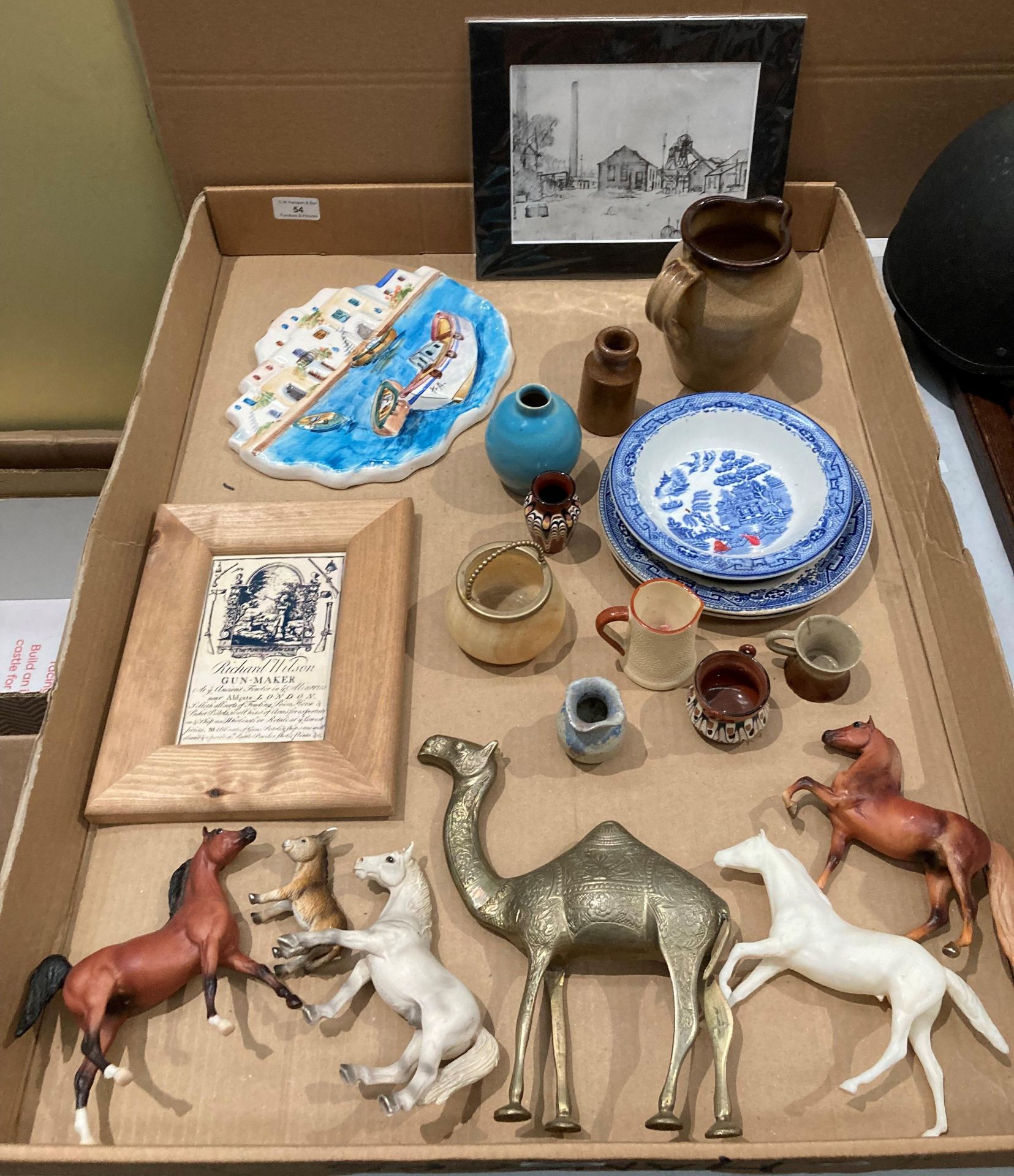Contents to tray - plastic horses, small jugs and vases etc.