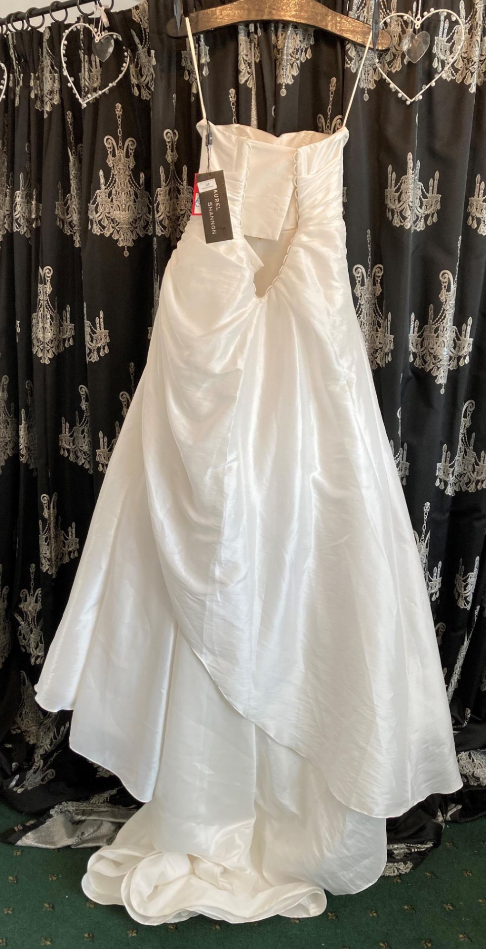 Taffeta ball gown, light ivory, size UK 10. - Image 4 of 4