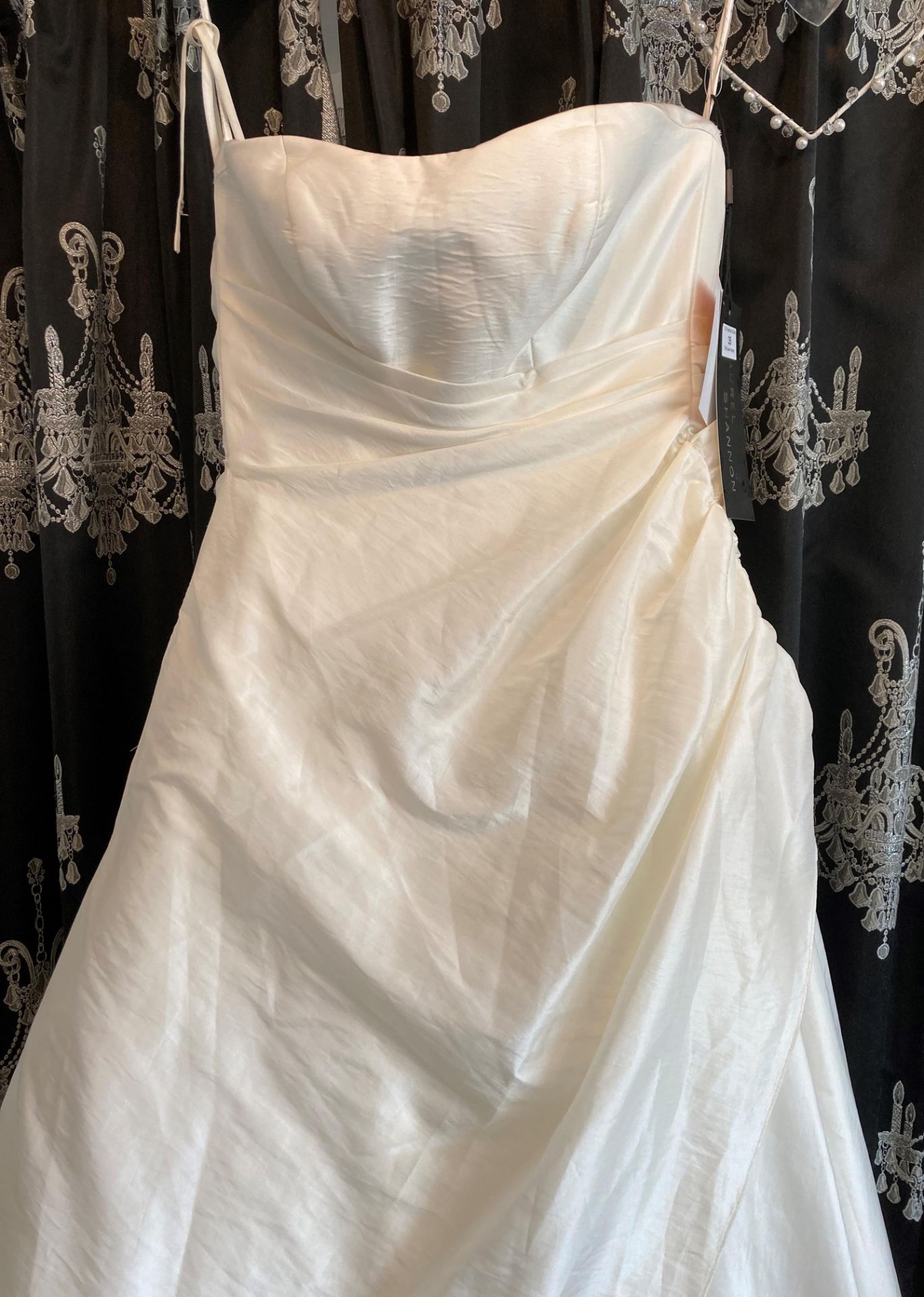 Taffeta ball gown, ivory, size UK 8. - Image 2 of 4