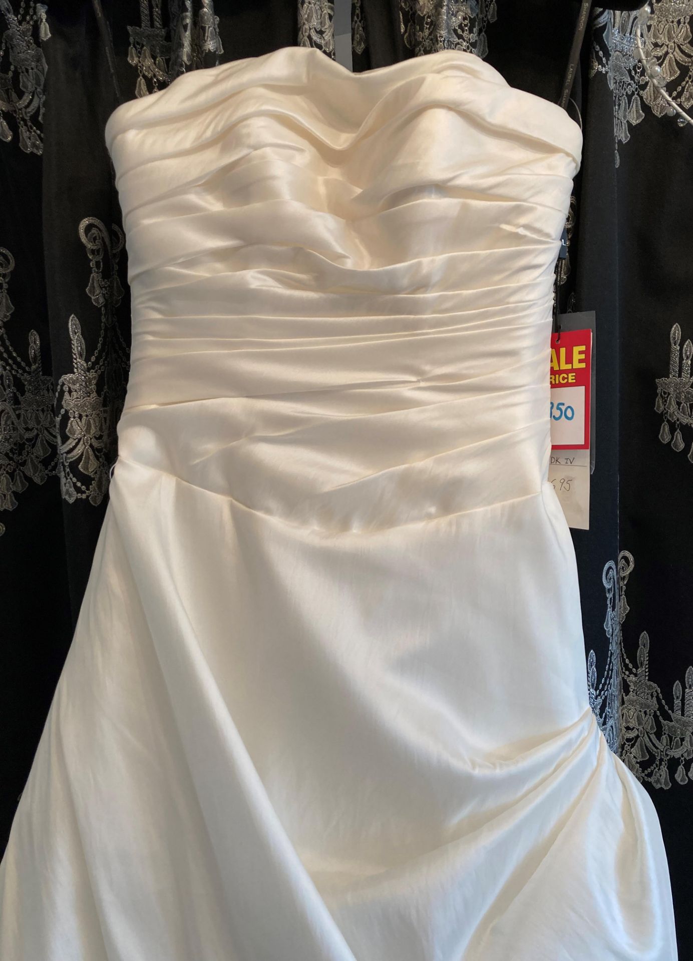 Taffeta A-Line gown, ivory, size UK 12. - Image 2 of 4