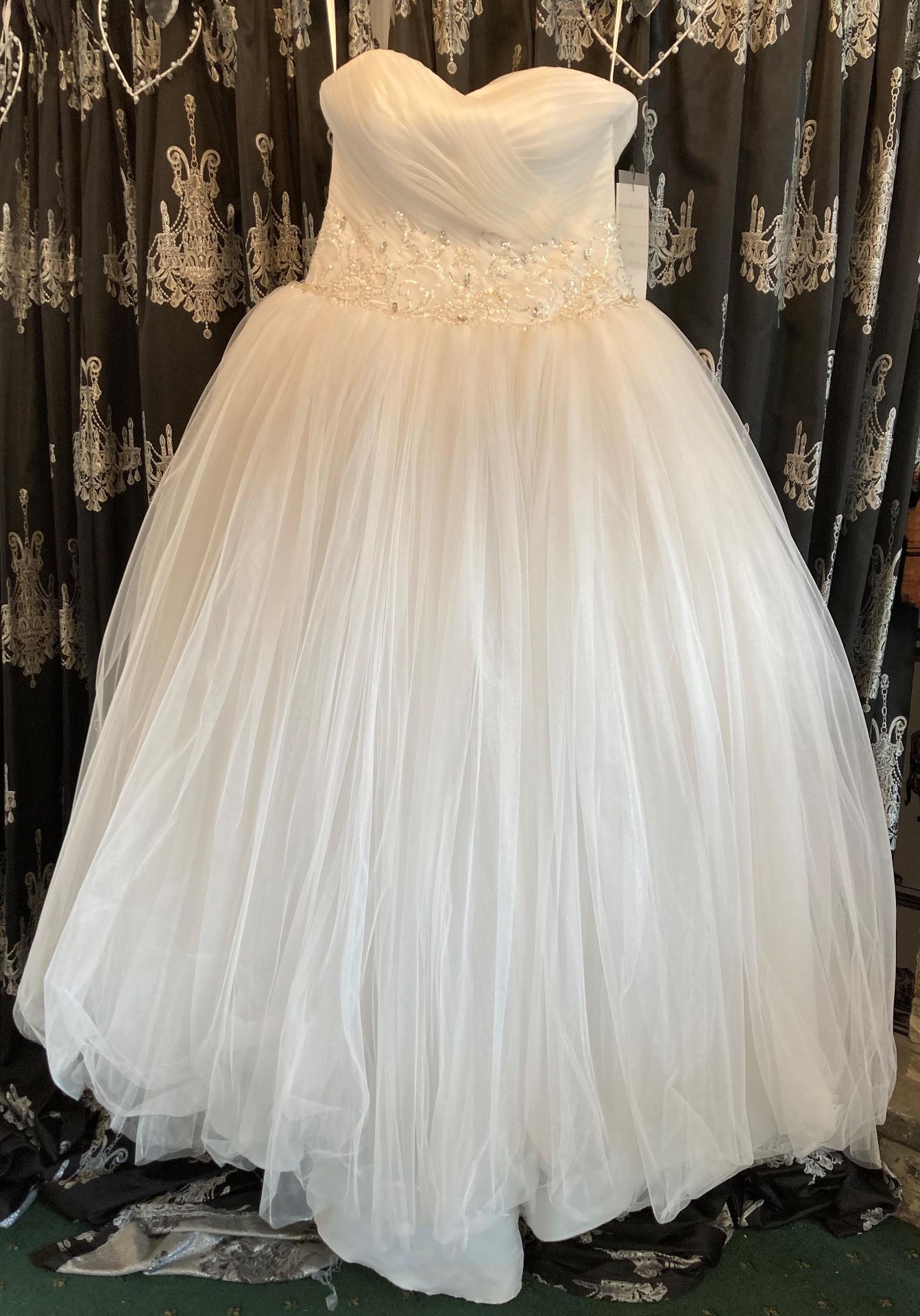 Izmir Bridal ball gown with built in hoops, ivory, size UK 18.