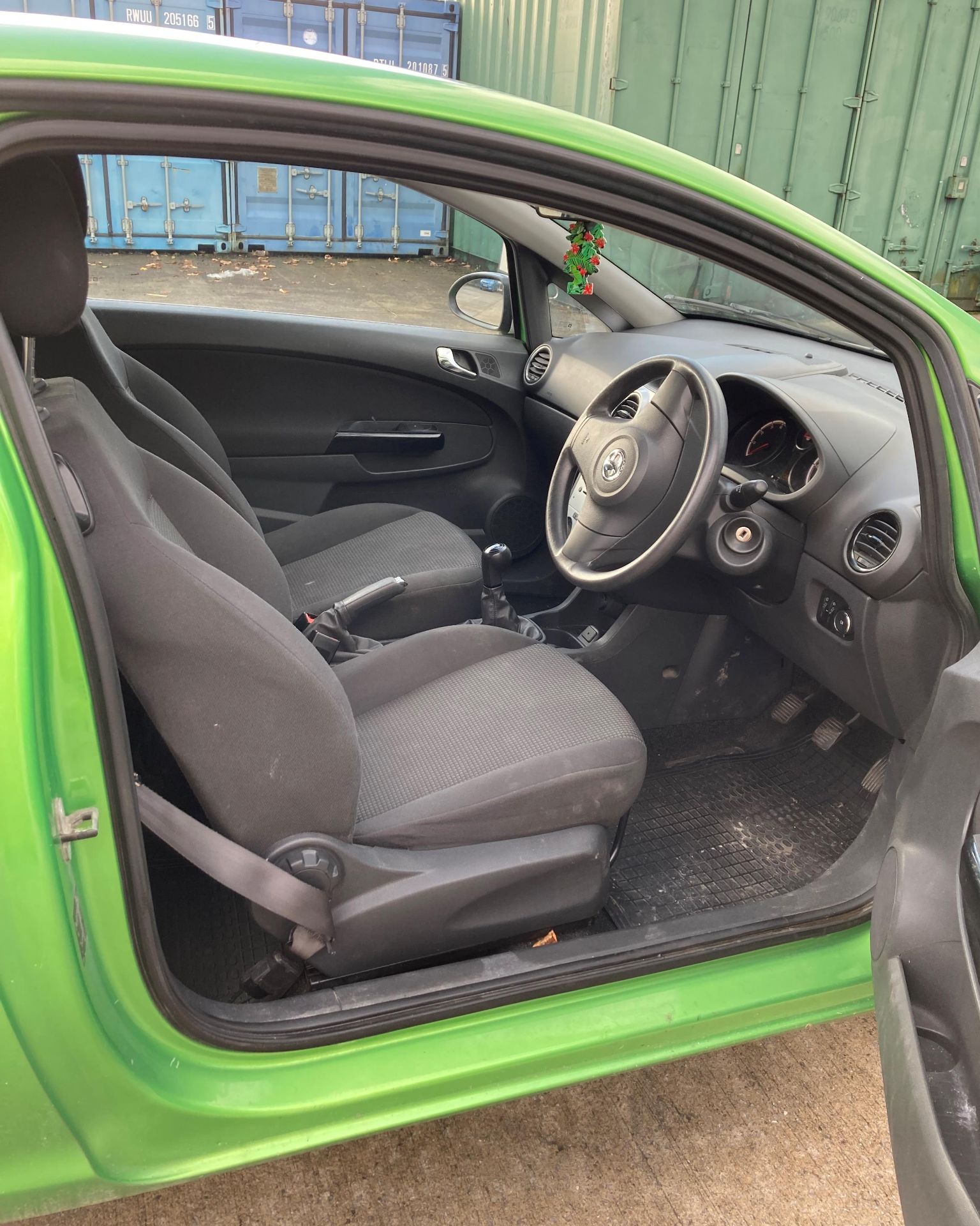 VAUXHALL CORSA STING 1.2 AC THREE DOOR HATCHBACK - Petrol - Green. - Image 6 of 16