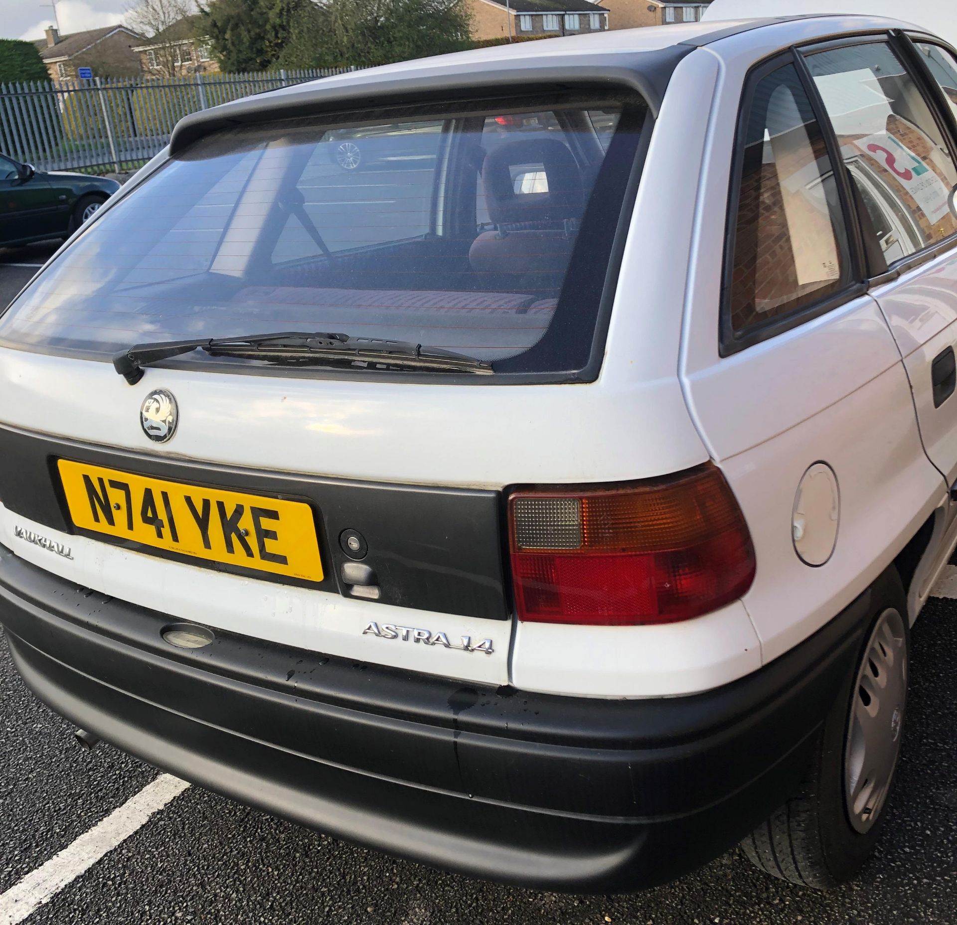 VAUXHALL ASTRA MERIT 1.4 AUTOMATIC FIVE DOOR HATCHBACK - Petrol - White. - Image 7 of 12