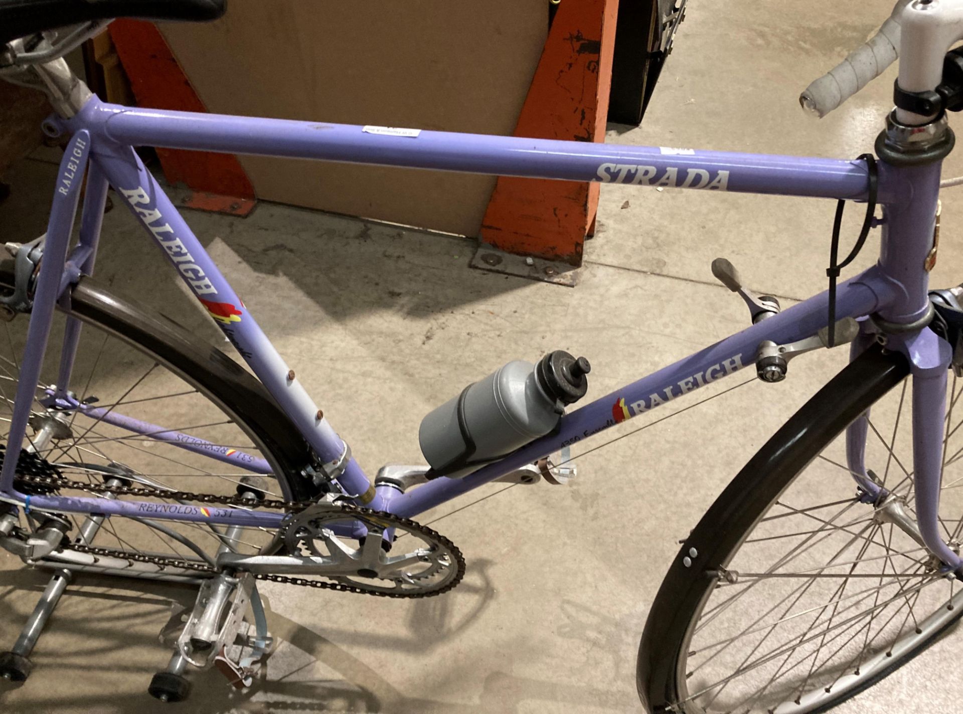 A Raleigh Strada A350 Ensemble 531 Reynolds lightweight 12 speed 22" frame road racing bicycle in - Image 3 of 3