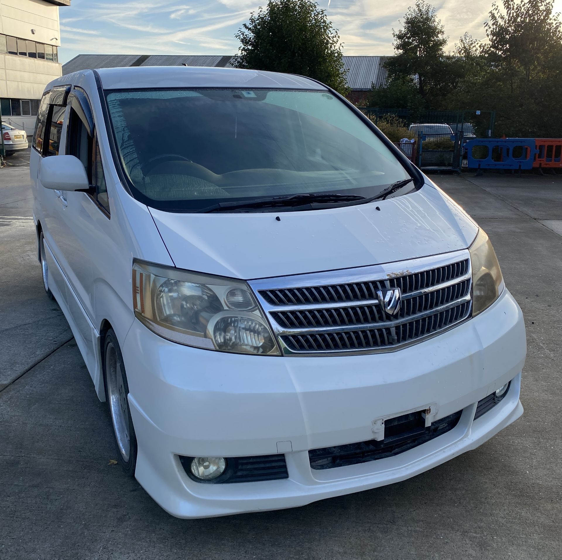 TOYOTA ALPHARD G V6 3. - Image 12 of 24