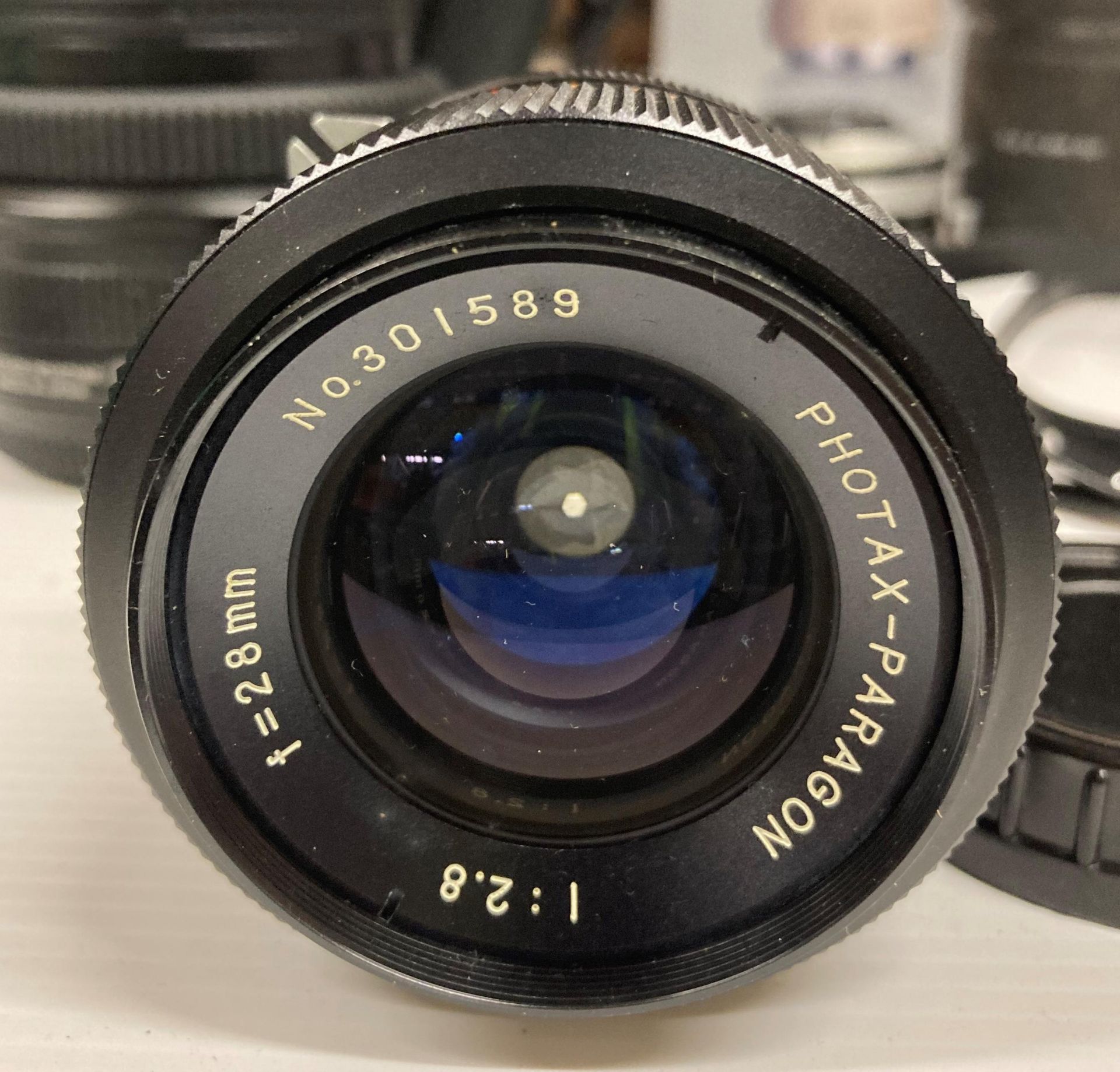 Fujion GF lens 80mm 1:1,7 R WR 077 with a XS-Pro Digital B+W 77007 filter, Fujion GF lens 50mm 1:3. - Image 15 of 21