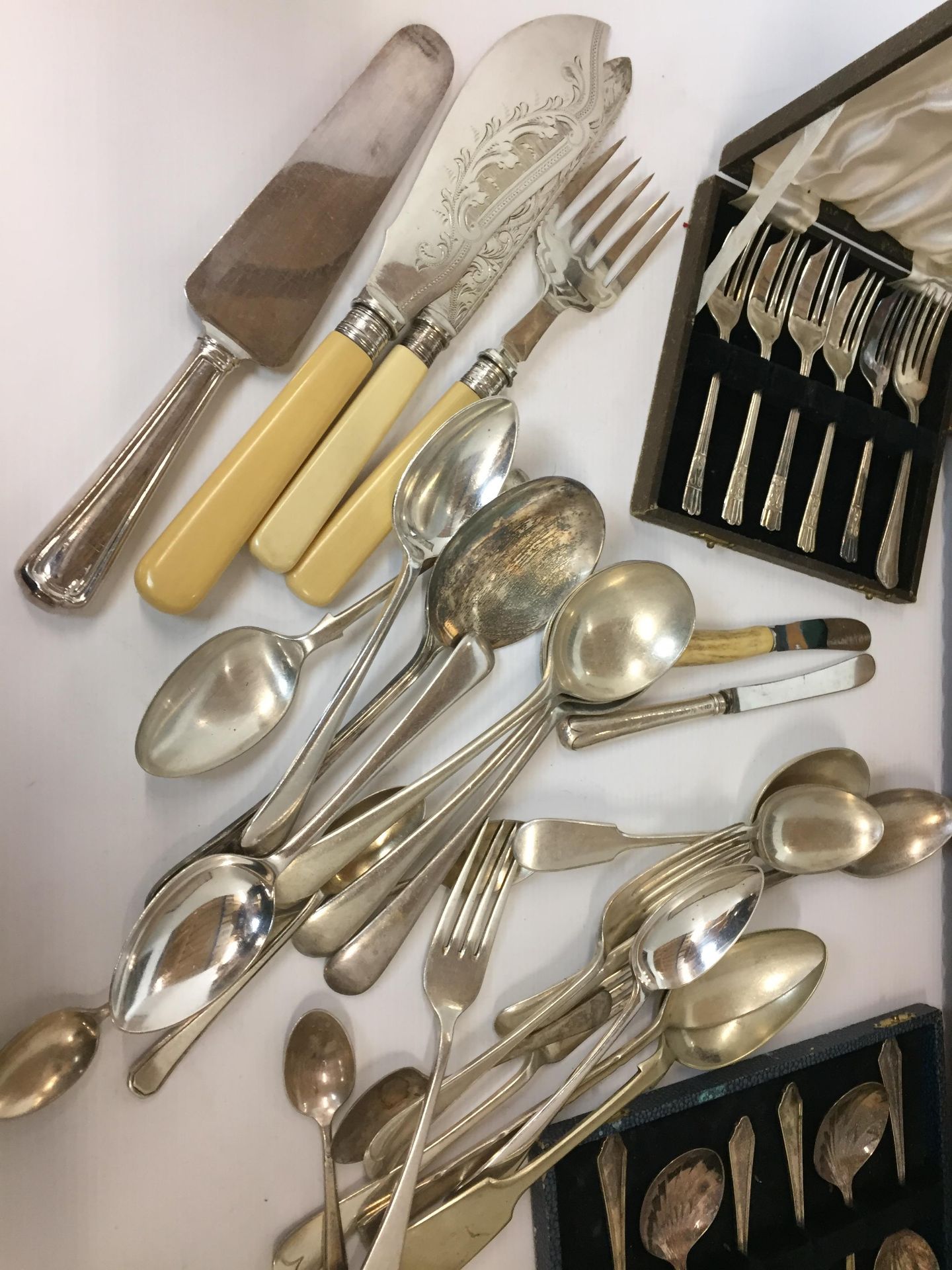 Canteen and two boxes containing a mixture of silver, - Image 2 of 4