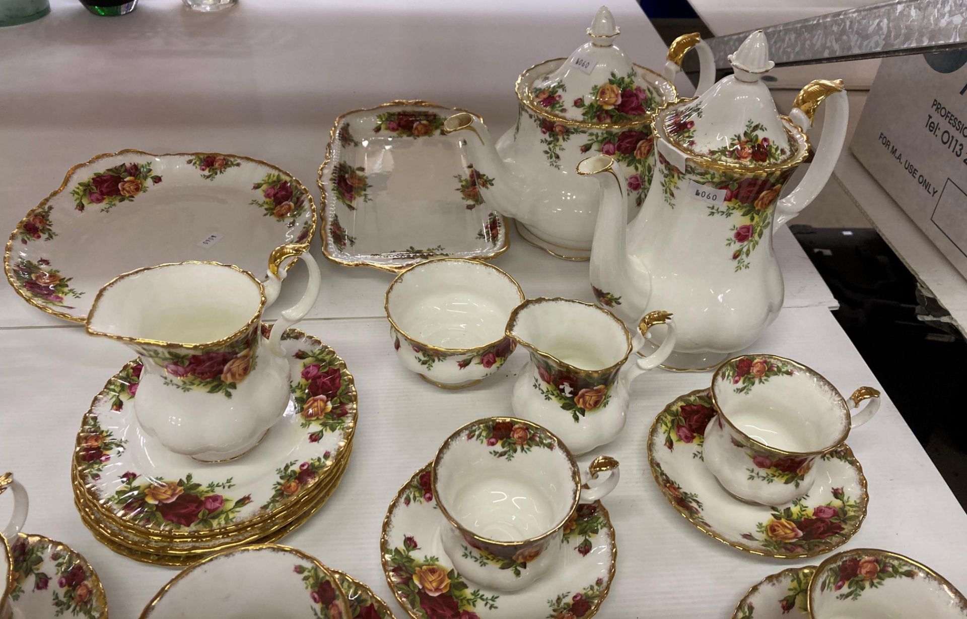 A Royal Albert 'Old Country Roses' 29 piece tea/coffee service comprising tea and coffee pots, - Image 2 of 4