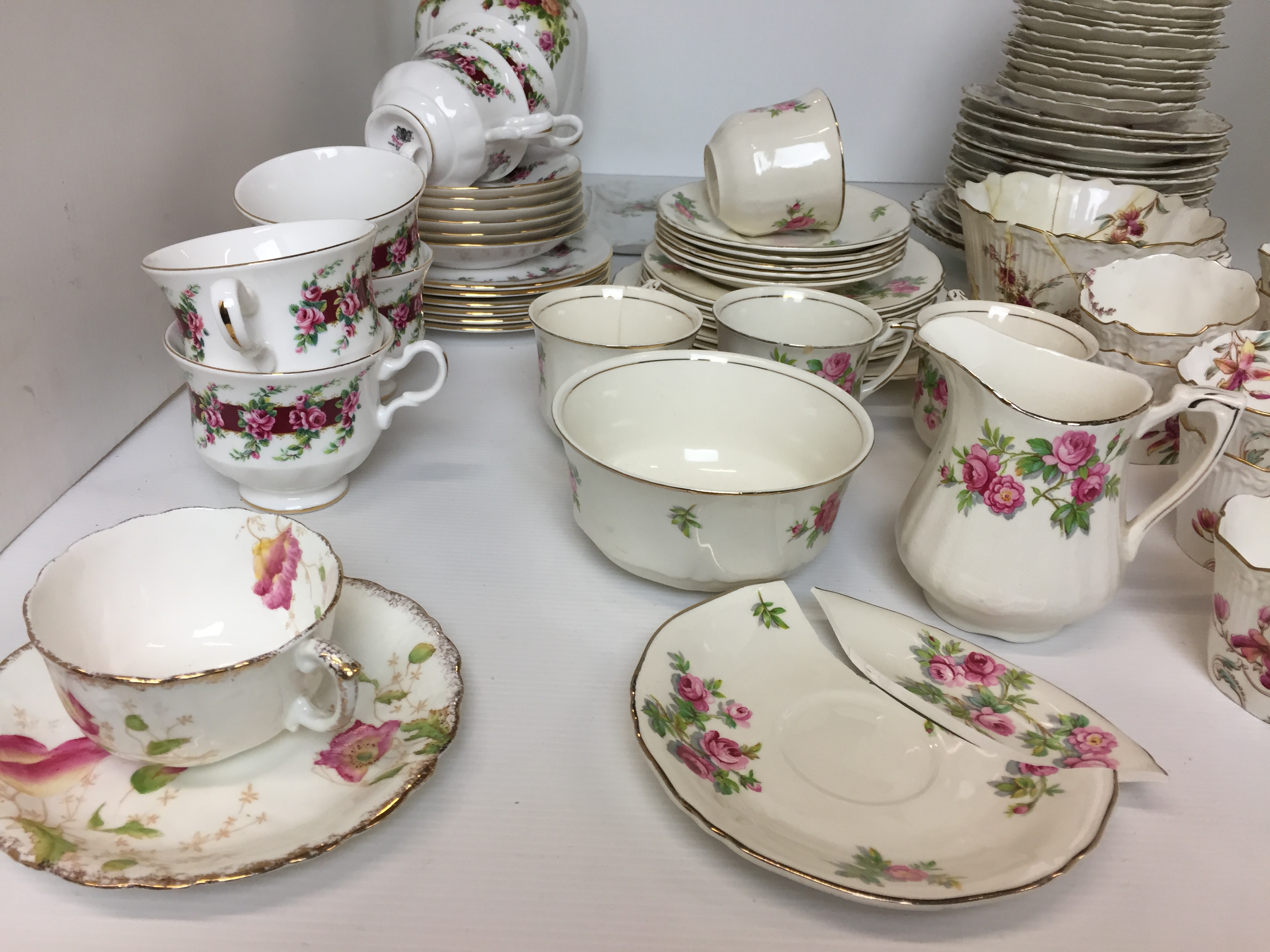 Seventy five plus pieces including eighteen pieces of Alfred Meakin rose decorated tea set - Image 3 of 5