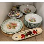 Contents to part of rack - spaghetti and pizza dishes and bowls (Saleroom location: V08)