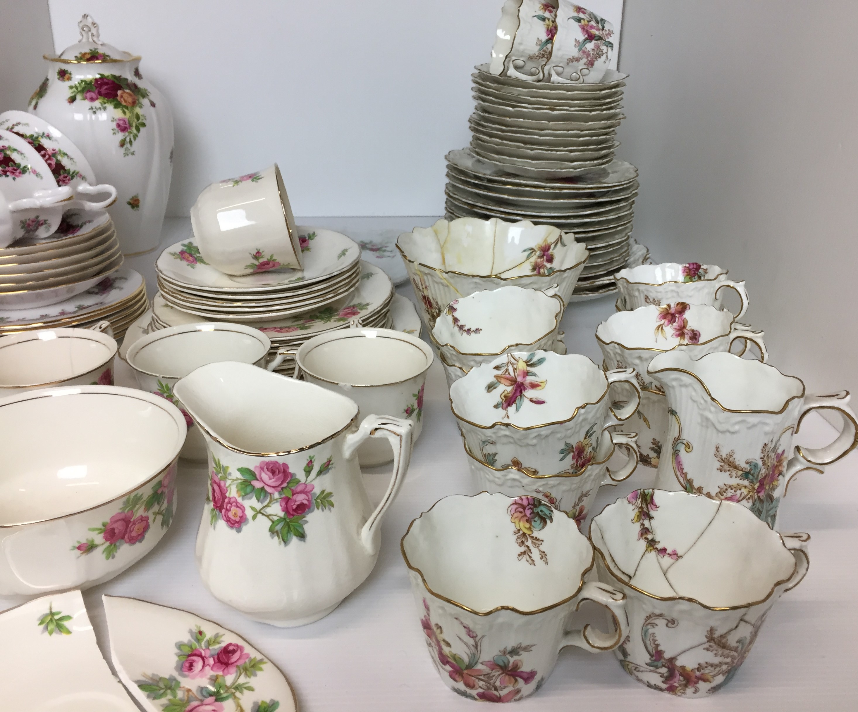 Seventy five plus pieces including eighteen pieces of Alfred Meakin rose decorated tea set - Image 4 of 5