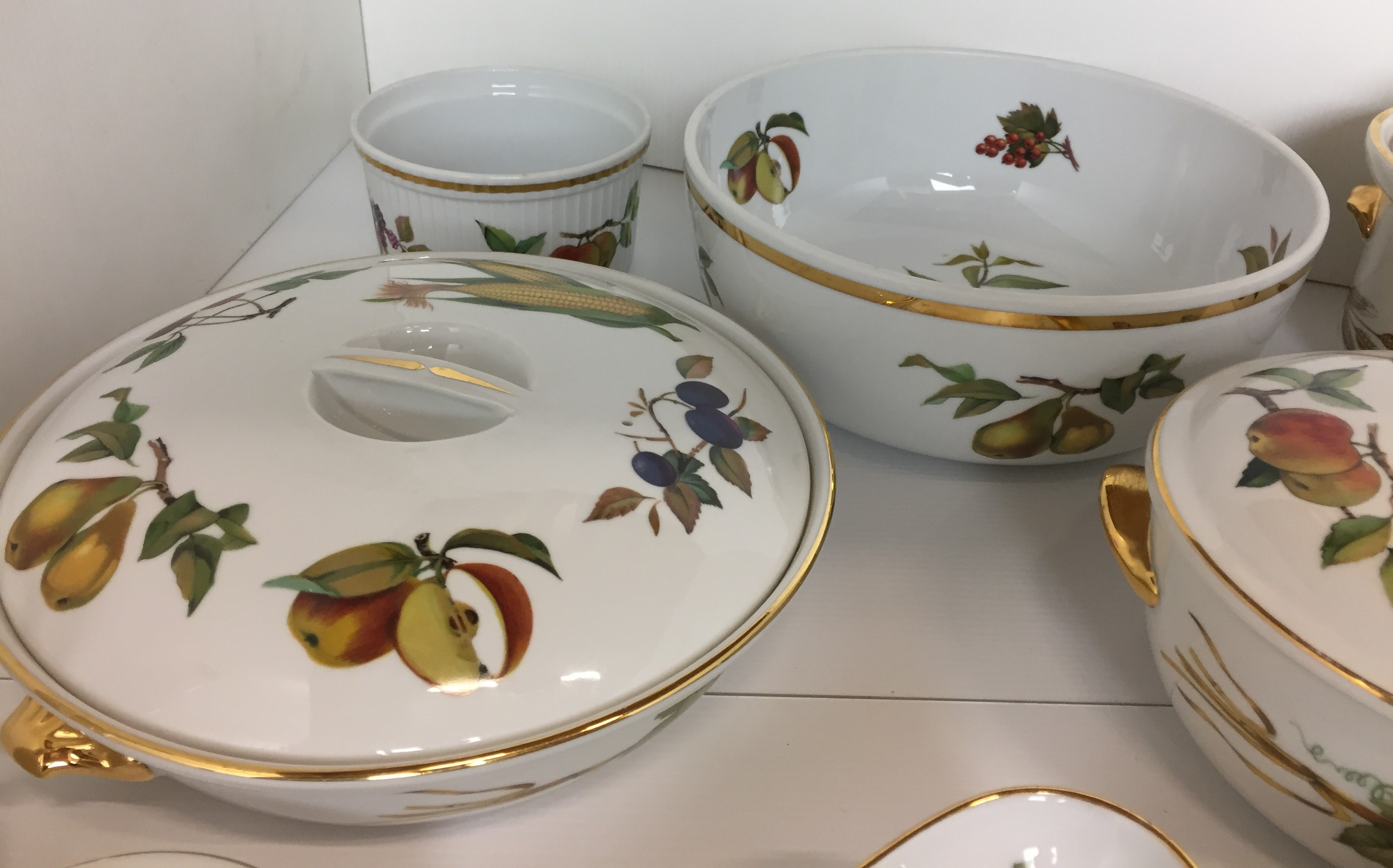Thirty five pieces Royal Worcester - mainly oven to tableware Evesham and Arden including open bowl - Image 2 of 5