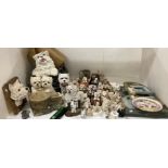 Contents to part of rack - a large quantity of West Highland Terrier related models, plates, etc.