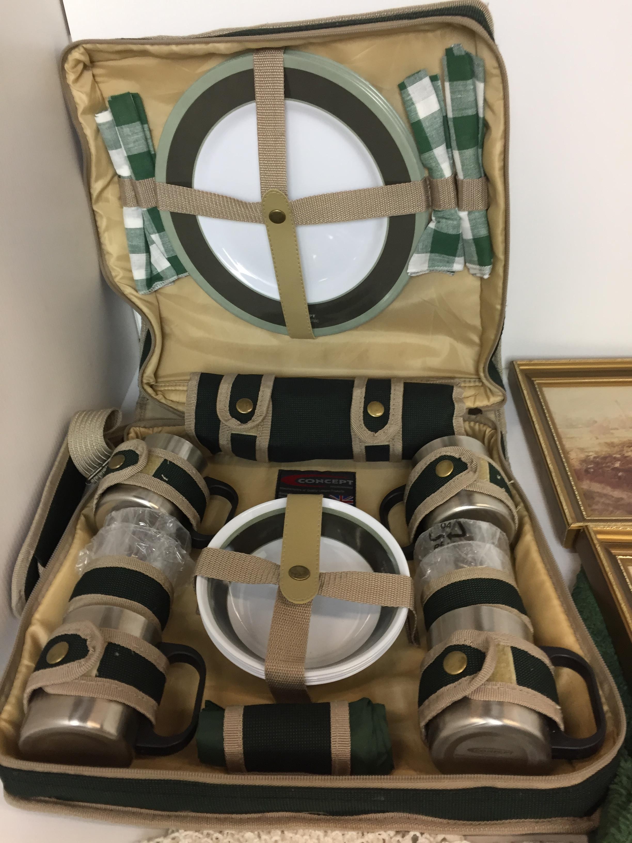 Five items including Concept picnic set for four in green and beige bag (appears unused), - Image 2 of 3