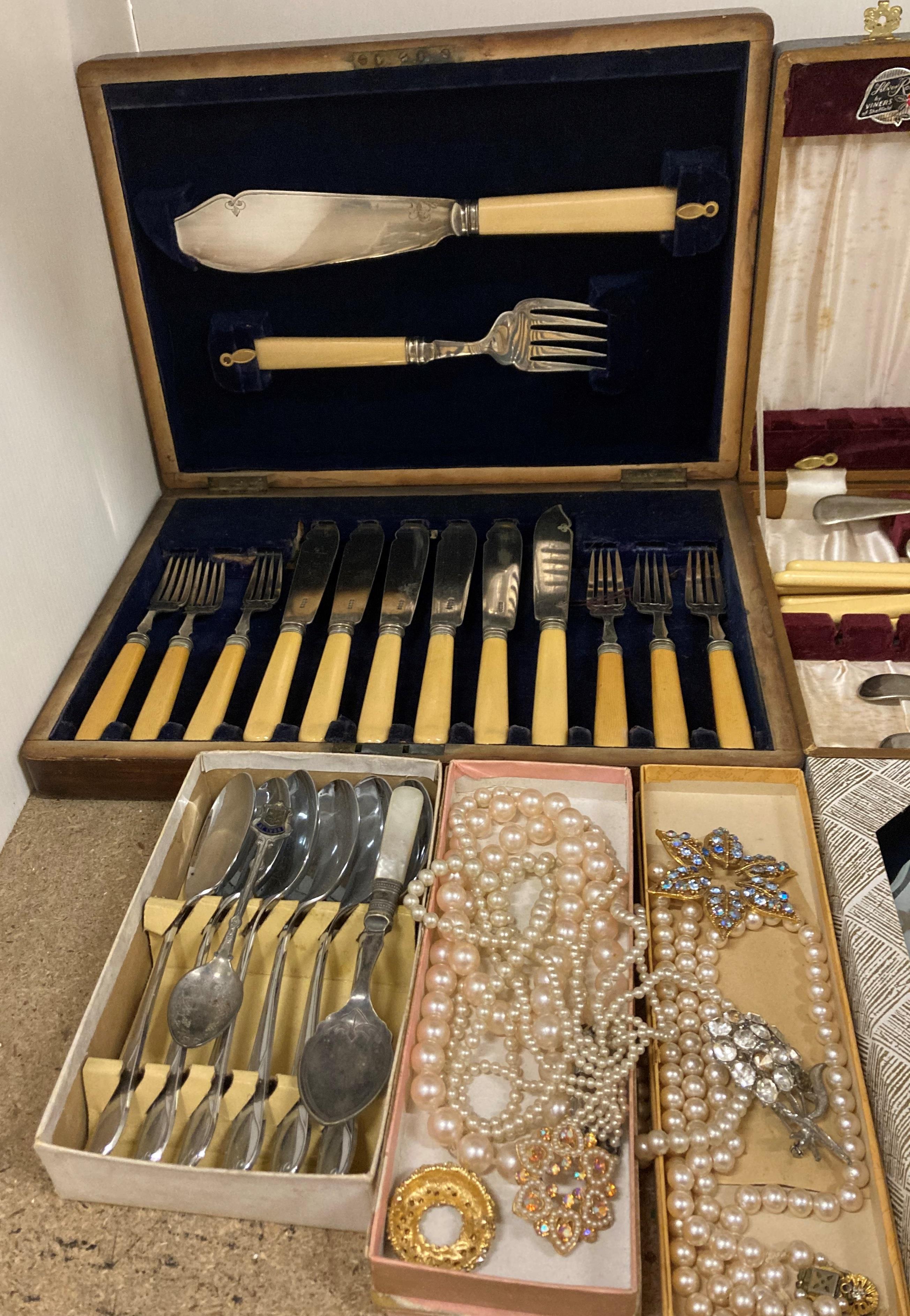 Fourteen piece fish knife and fork set in case, part canteen of cutlery, - Image 2 of 3