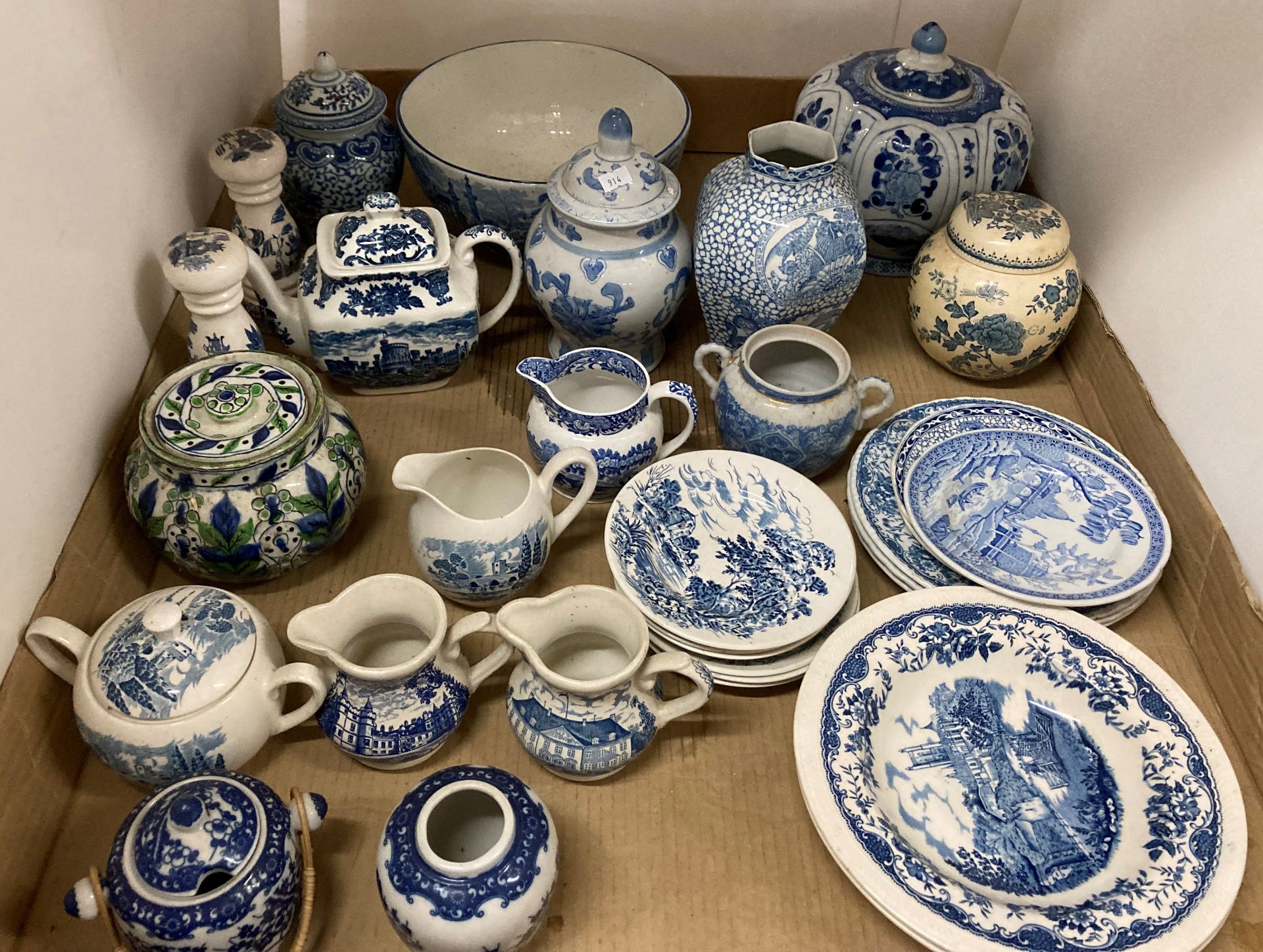 Contents to tray - blue oriental and other patterned pottery including large bowl by HM and S Ltd. - Image 4 of 4