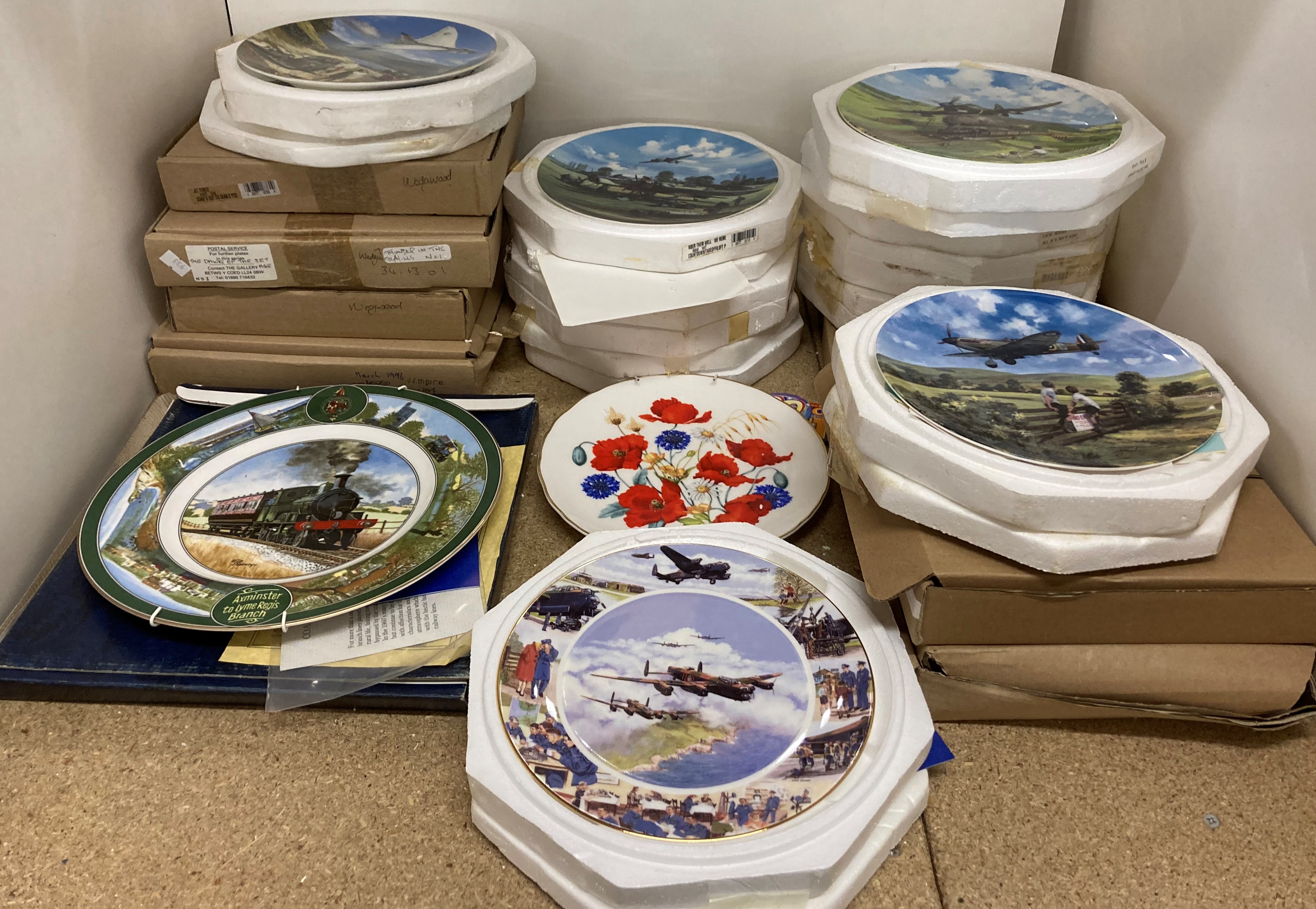 Nineteen assorted collector's plates including nine assorted limited edition Local Heroes (planes)
