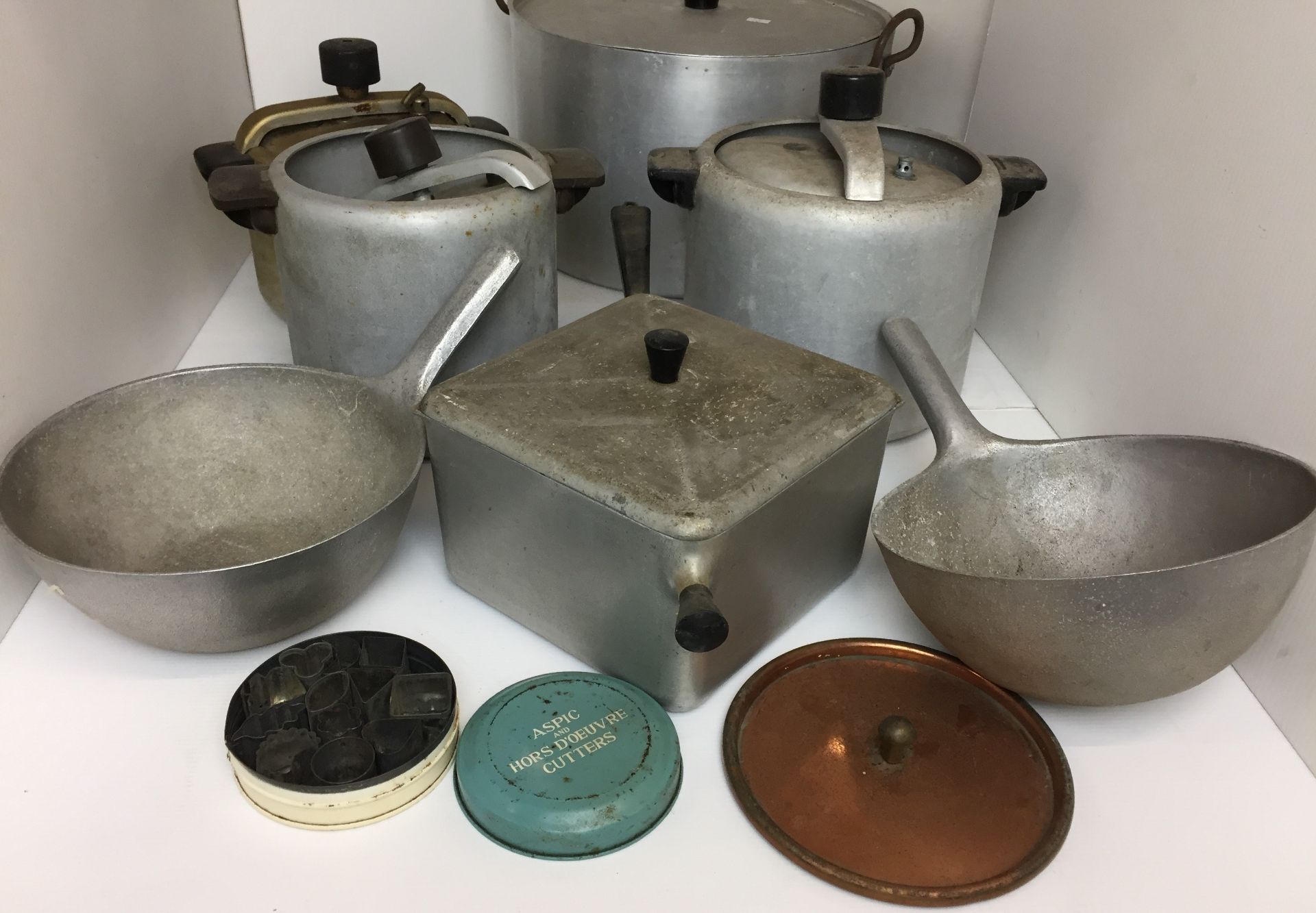Nine items including aluminium and other metal pans, including large two handled pan 36cm diameter, - Image 3 of 4