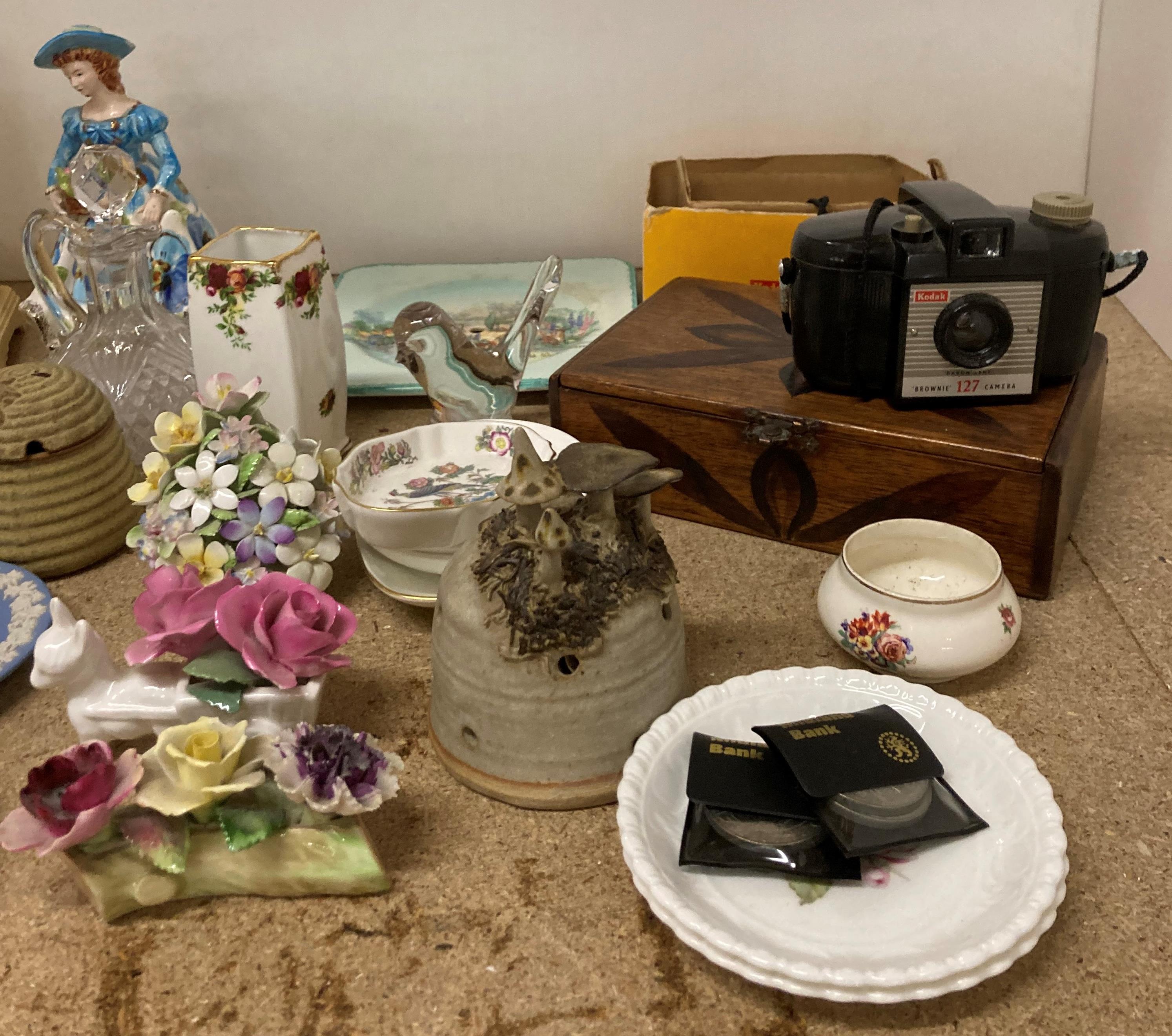 Contents to part of rack - Royal Albert Old Country Roses vase, Kodak Brownie 127 camera, - Image 3 of 3