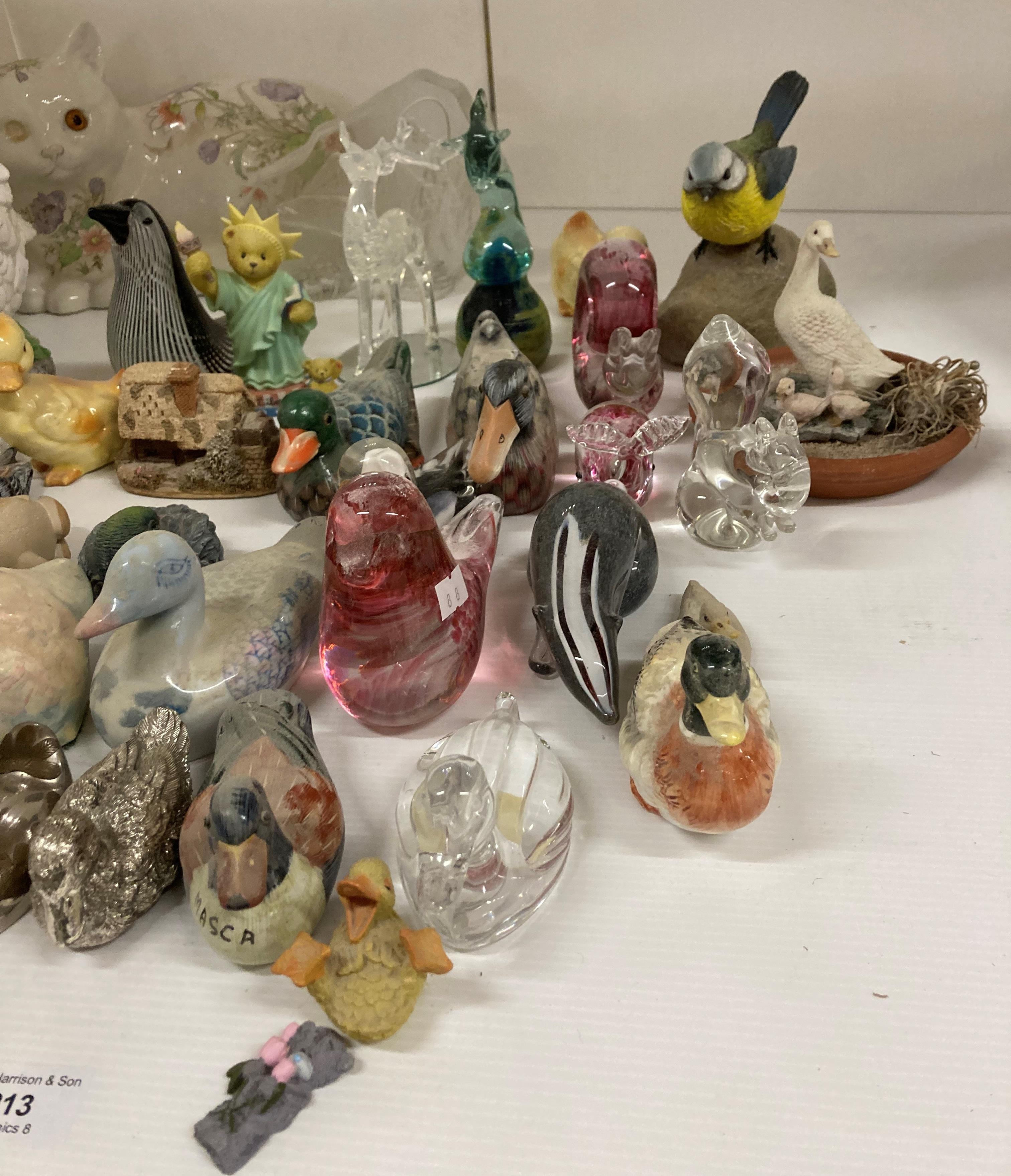 Contents to part of rack - assorted duck and bird ornaments, glass, ceramic and metal, - Image 3 of 4