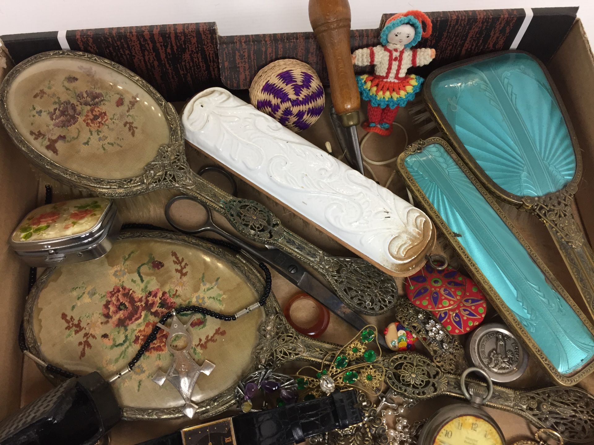 Contents to tray including costume jewellery, pill boxes, brush and mirror sets, watches, - Image 4 of 4