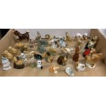 Contents to tray - thirty two Wade and other pottery animals (Saleroom location: X06)