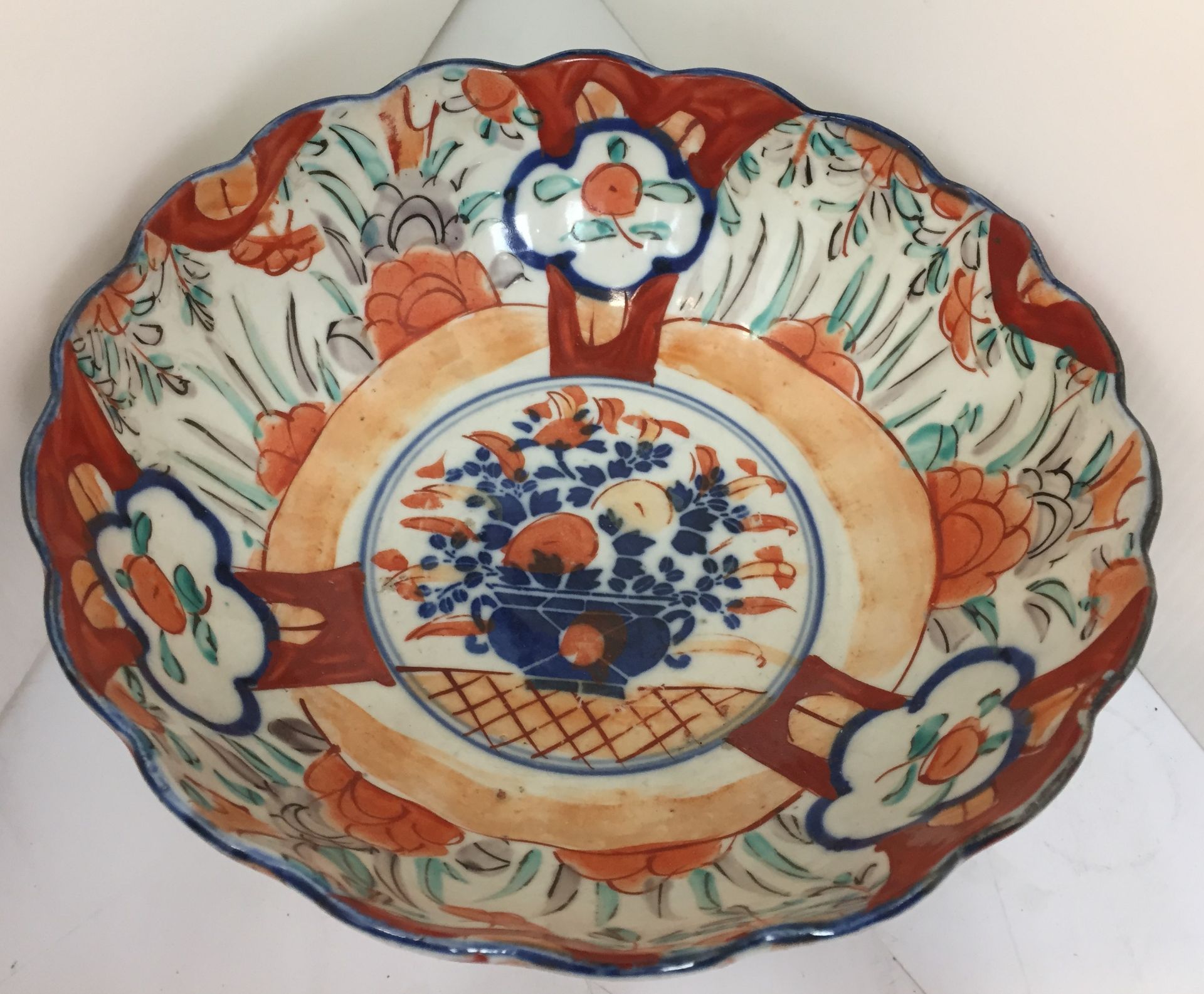 Three items of Imari ware - bowl 25cm diameter, - Image 2 of 4