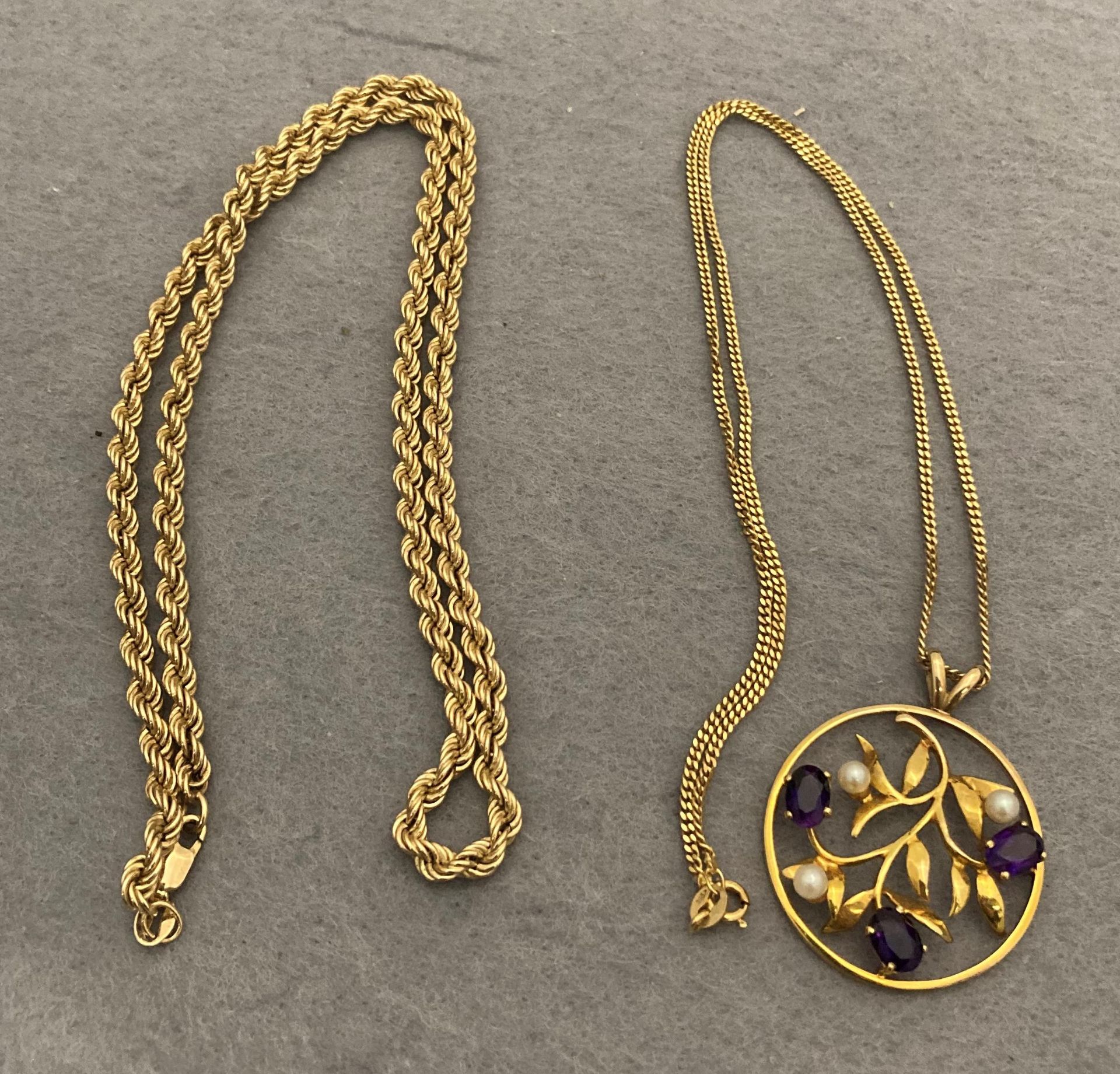 Two 9ct gold necklaces,