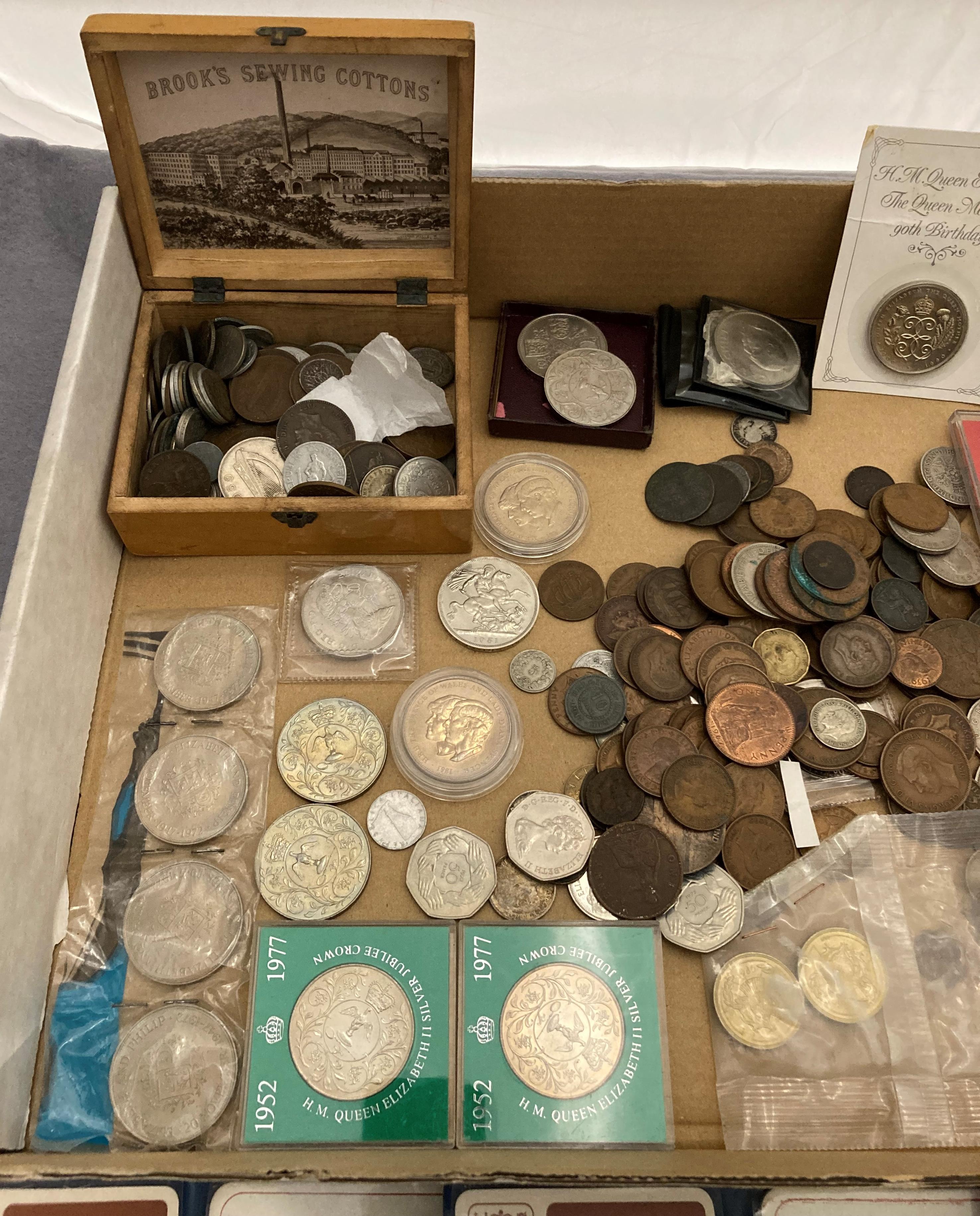Contents to tray - two Queen Mother £5 coins, Churchill and other Crowns, - Image 2 of 3