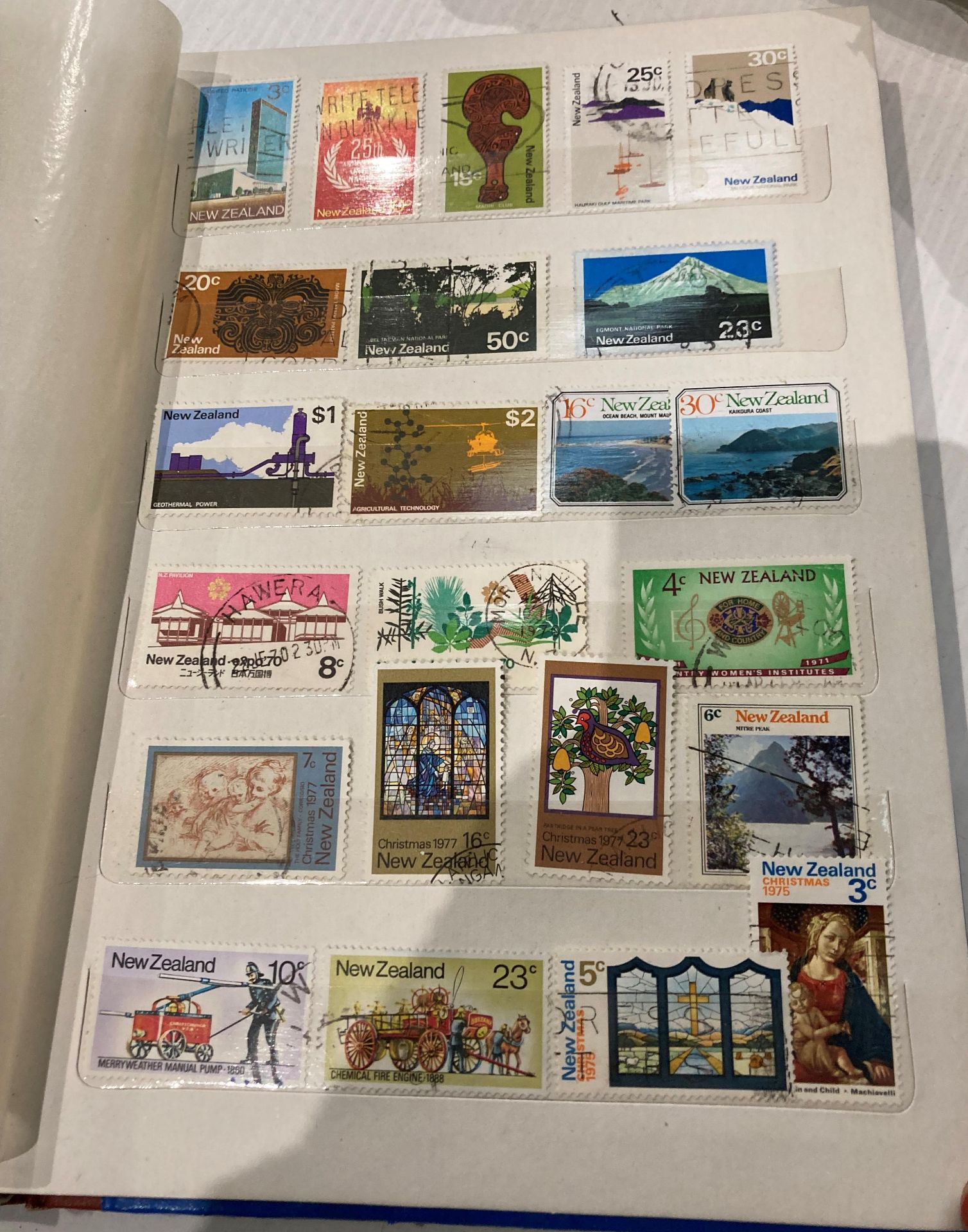 Contents to box ten stamp albums and folders complete with contents - a large quantity of mainly - Image 11 of 17