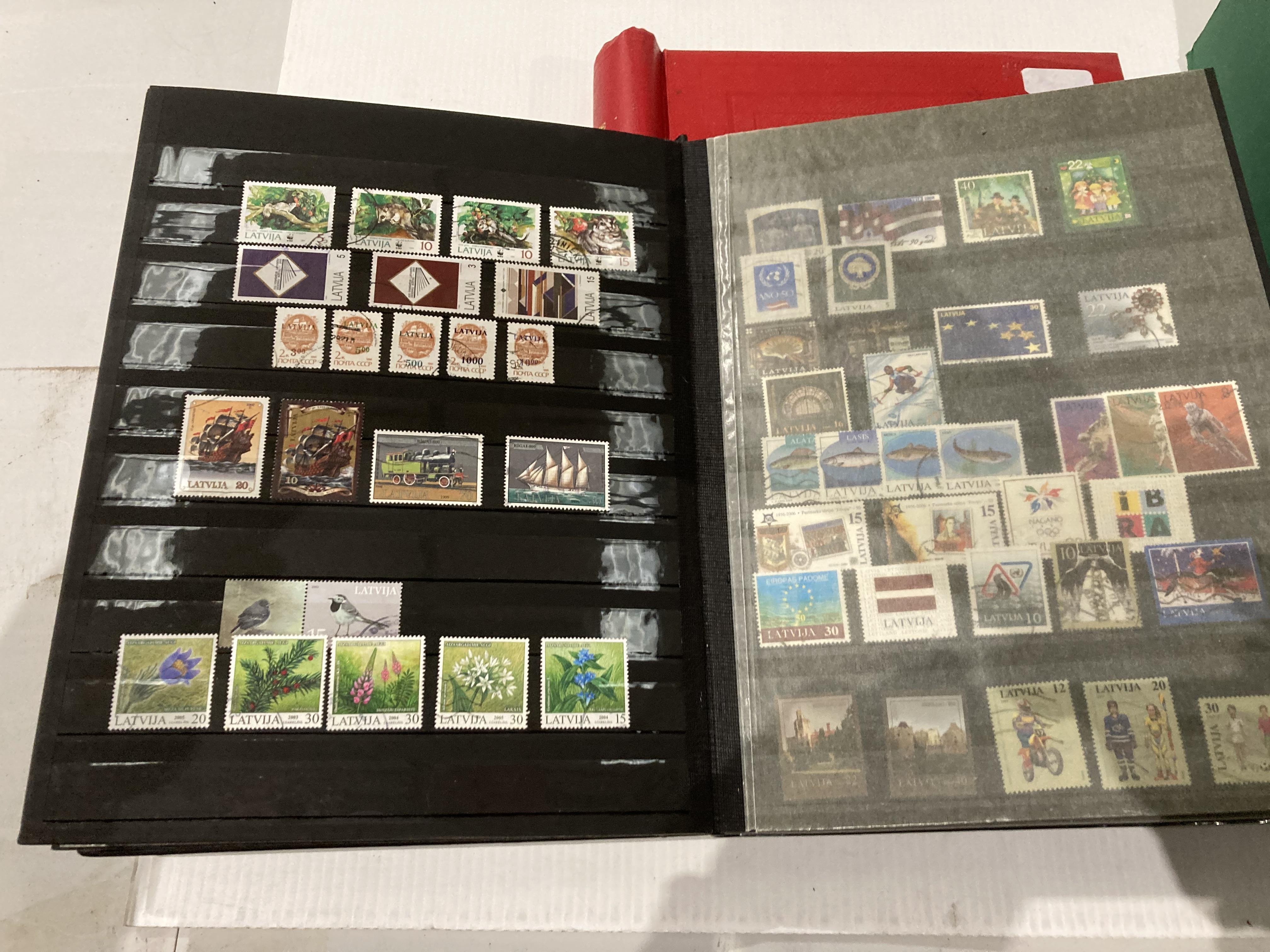Contents to box - eleven stamp albums and contents containing GB and world stamps mainly 20th - Image 3 of 7