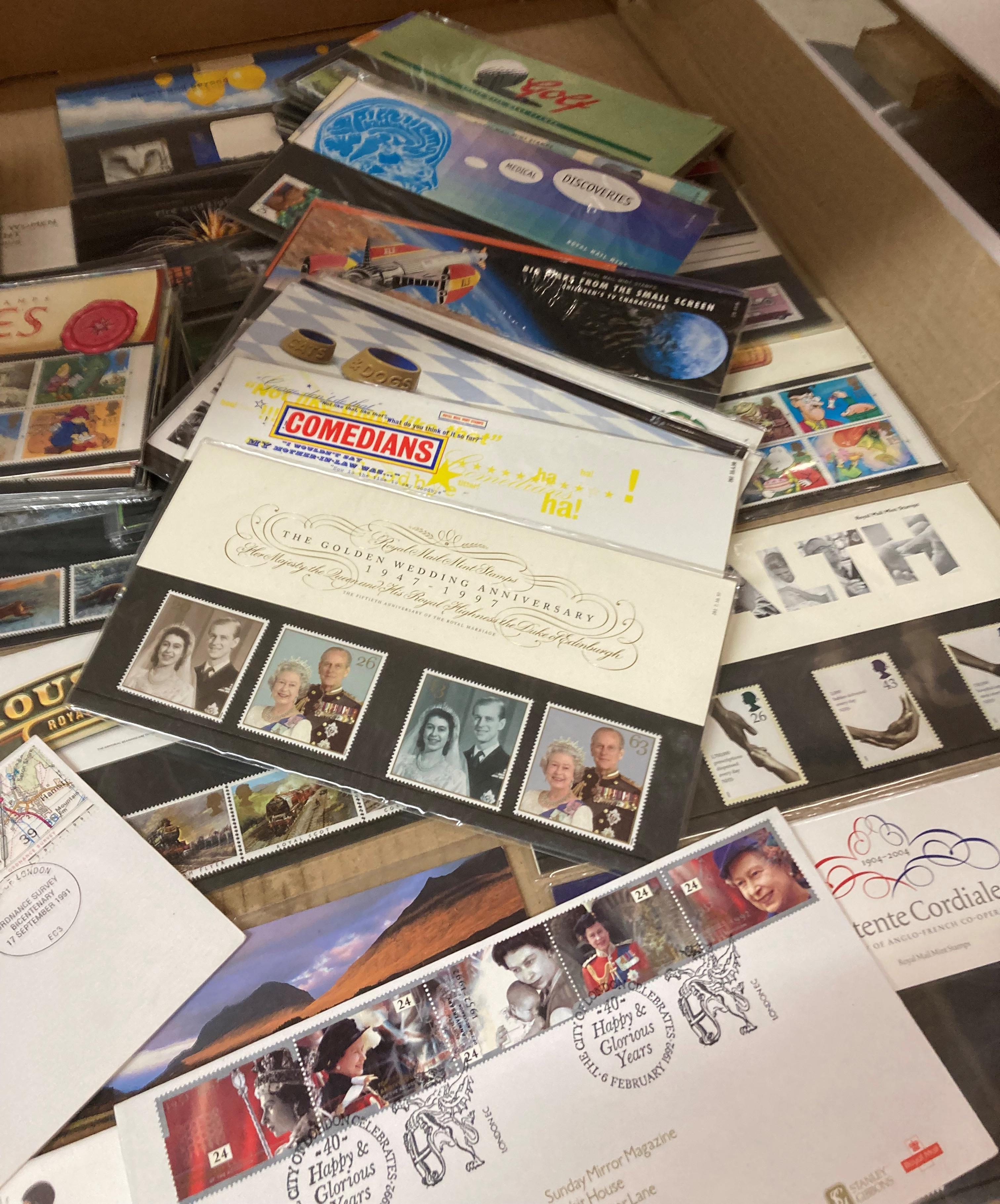 Contents to tray - 85 individual packs of mainly Royal Mint stamps circa 1990's to mid 2000's - Image 3 of 4